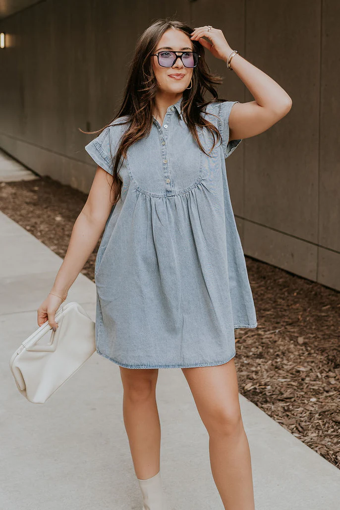 Everly Denim Short Sleeve Buttoned Dress - Image 2