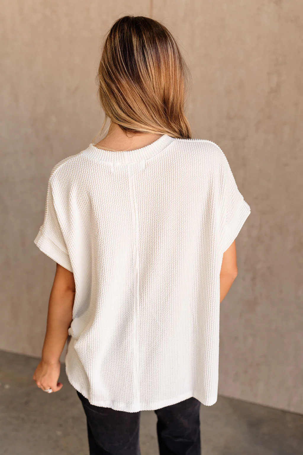 Everly Off White Ribbed Short Sleeve Top - Image 5