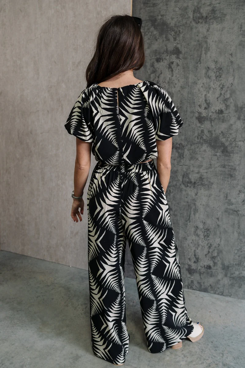 Genevieve Black & Cream Printed Wide Leg Pants - Image 4