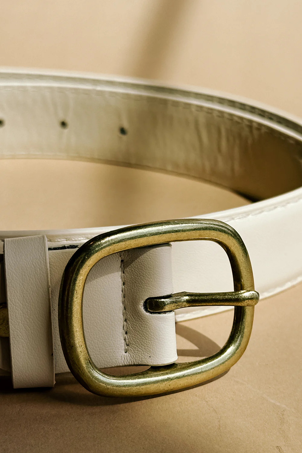 Gianna White & Brushed Gold Buckle Belt - Image 3