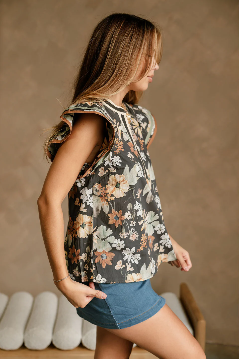 Gigi Charcoal Multi Floral Flare Sleeve Top - Image 6