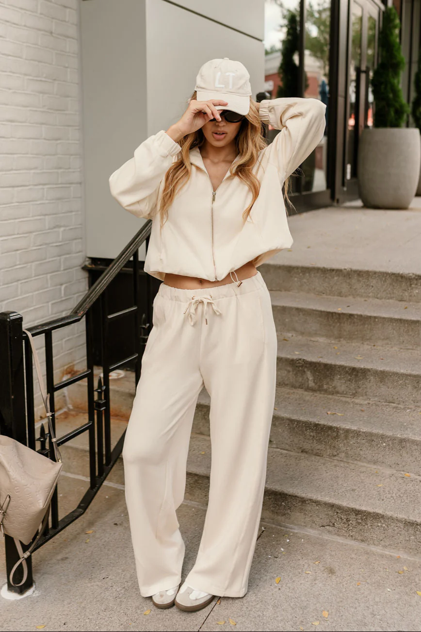 Gigi Cream Zip-Front Cropped Bubble Hoodie - Image 4