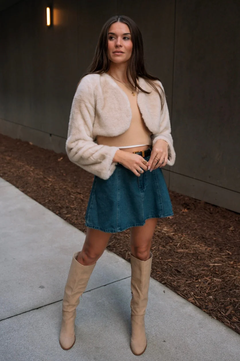 Gloria Ivory Faux Fur Cropped Jacket - Image 2