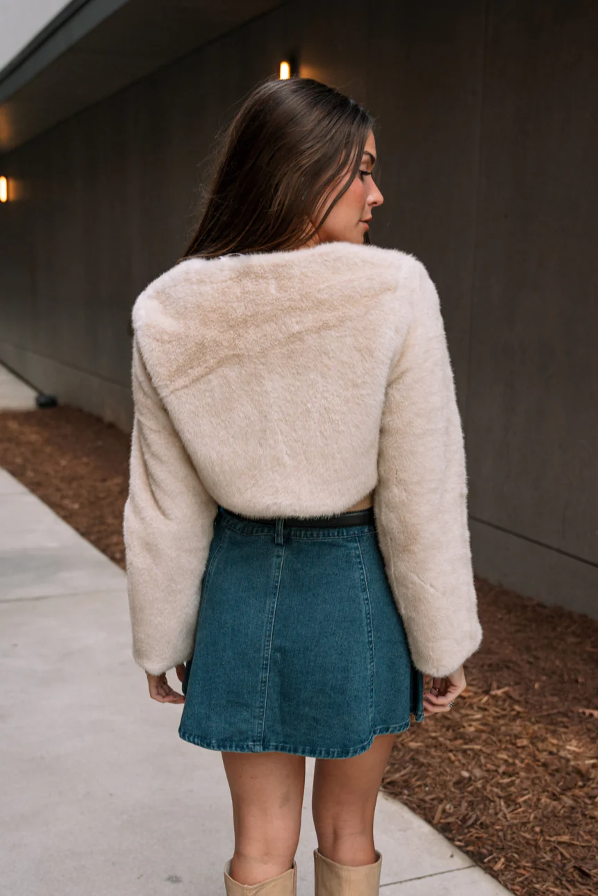 Gloria Ivory Faux Fur Cropped Jacket - Image 5