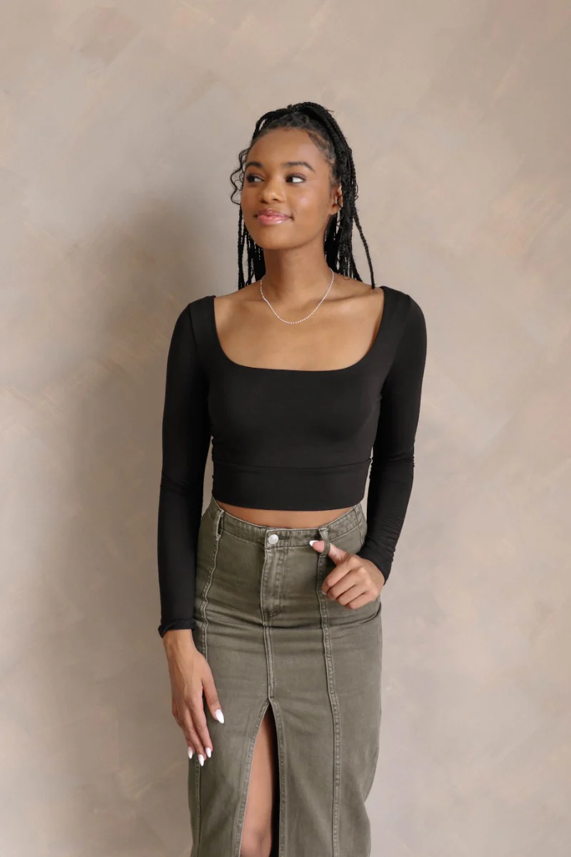 Greta Black Basic Long Sleeve Crop Top - Image 2