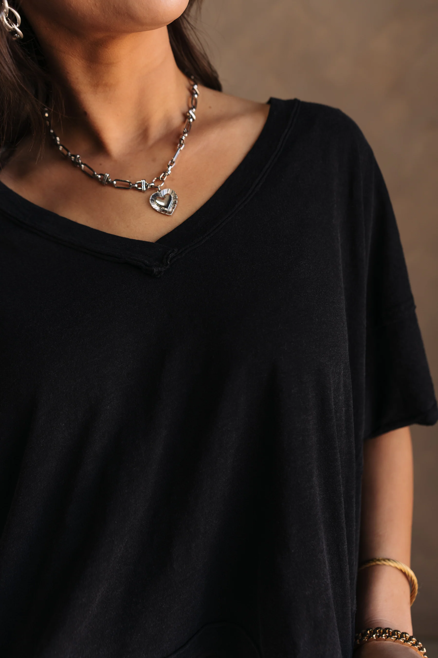 Harlow Black V-Neckline Short Sleeve Top - Image 4