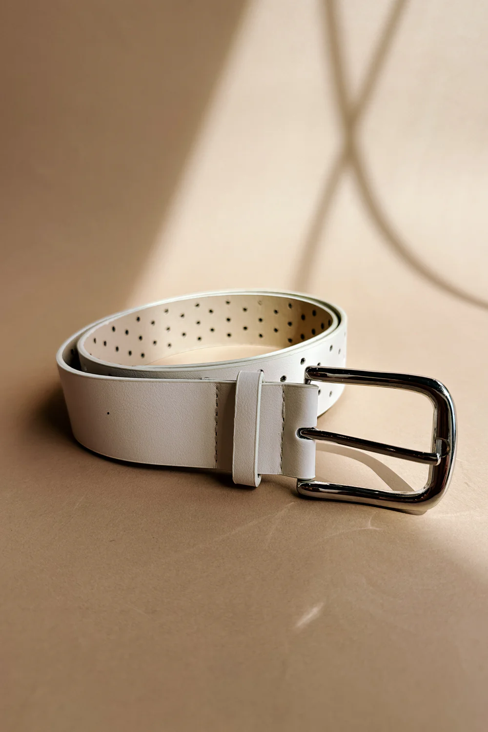 Harper White & Silver Buckle Belt - Image 4