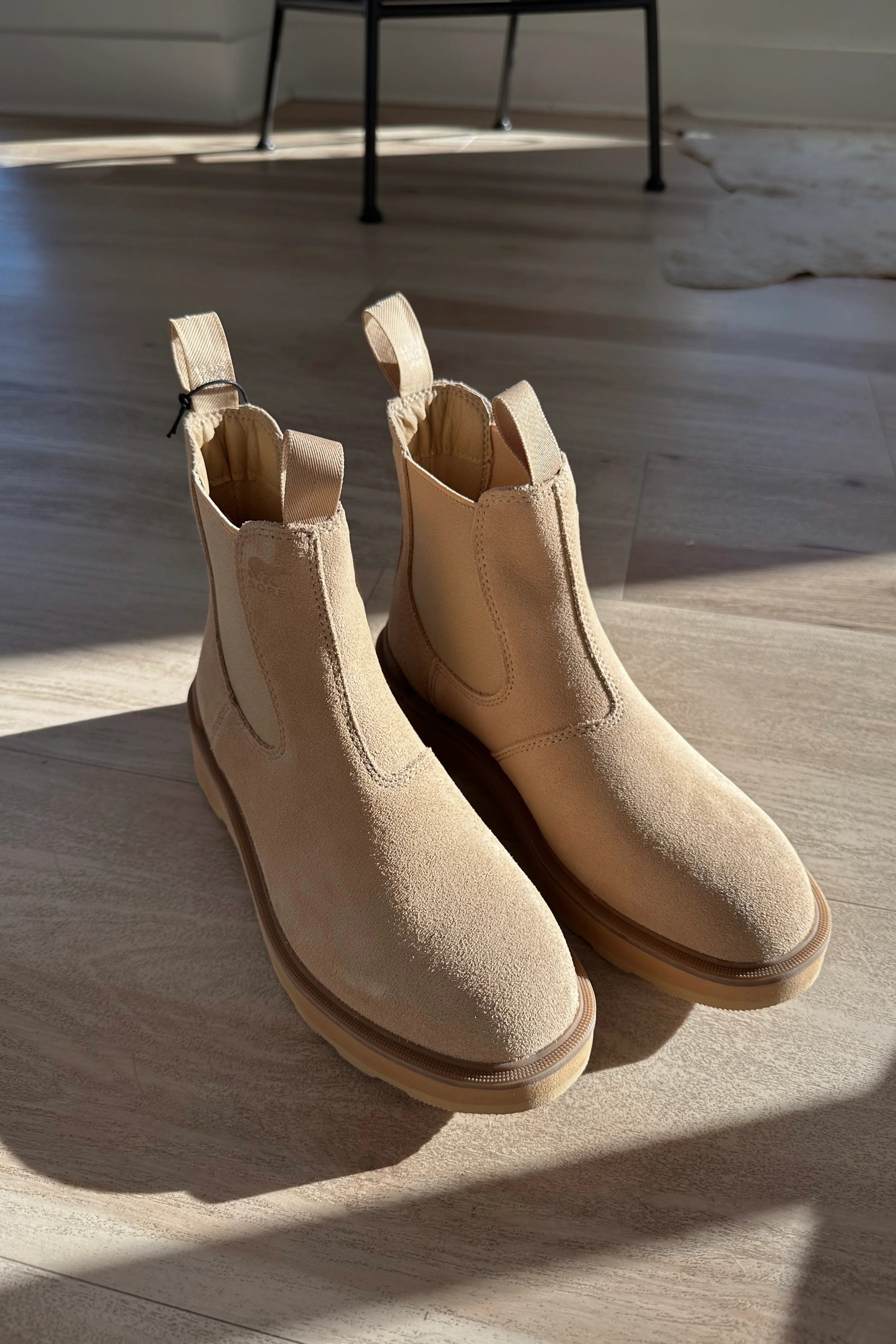 Hi-Line Chelsea Boot in Canoe Ceramic - Image 2