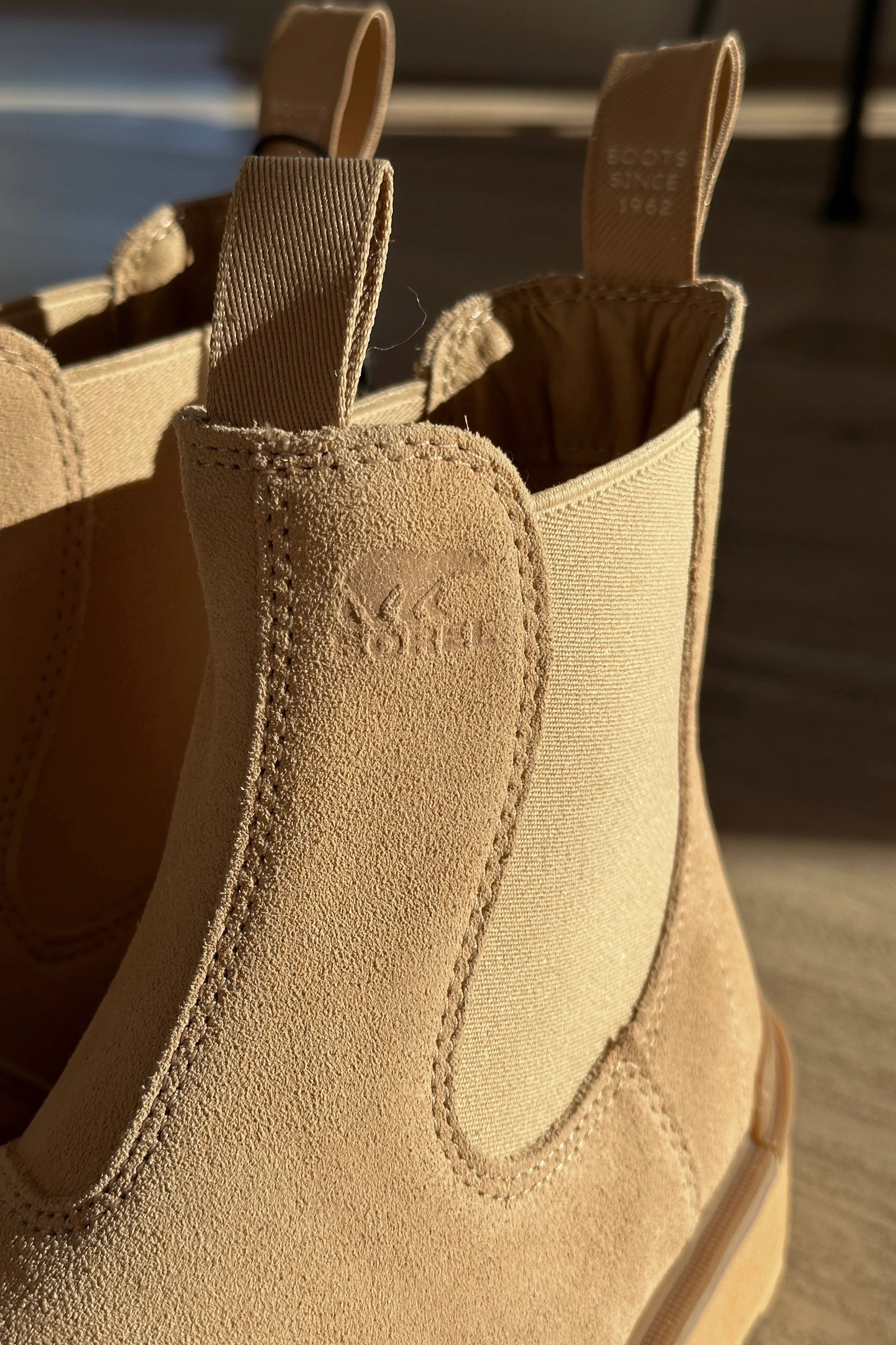Hi-Line Chelsea Boot in Canoe Ceramic - Image 3