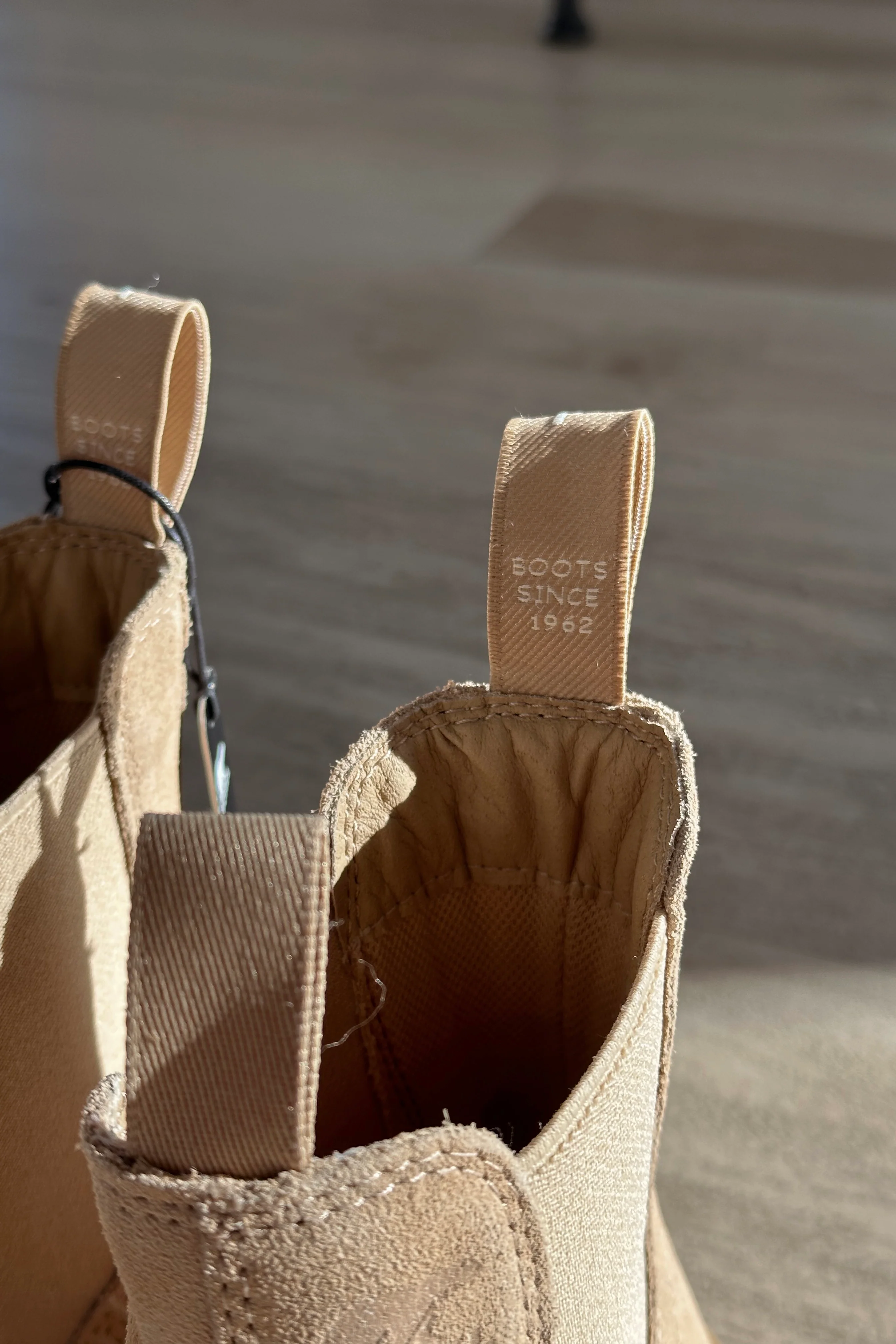 Hi-Line Chelsea Boot in Canoe Ceramic - Image 6