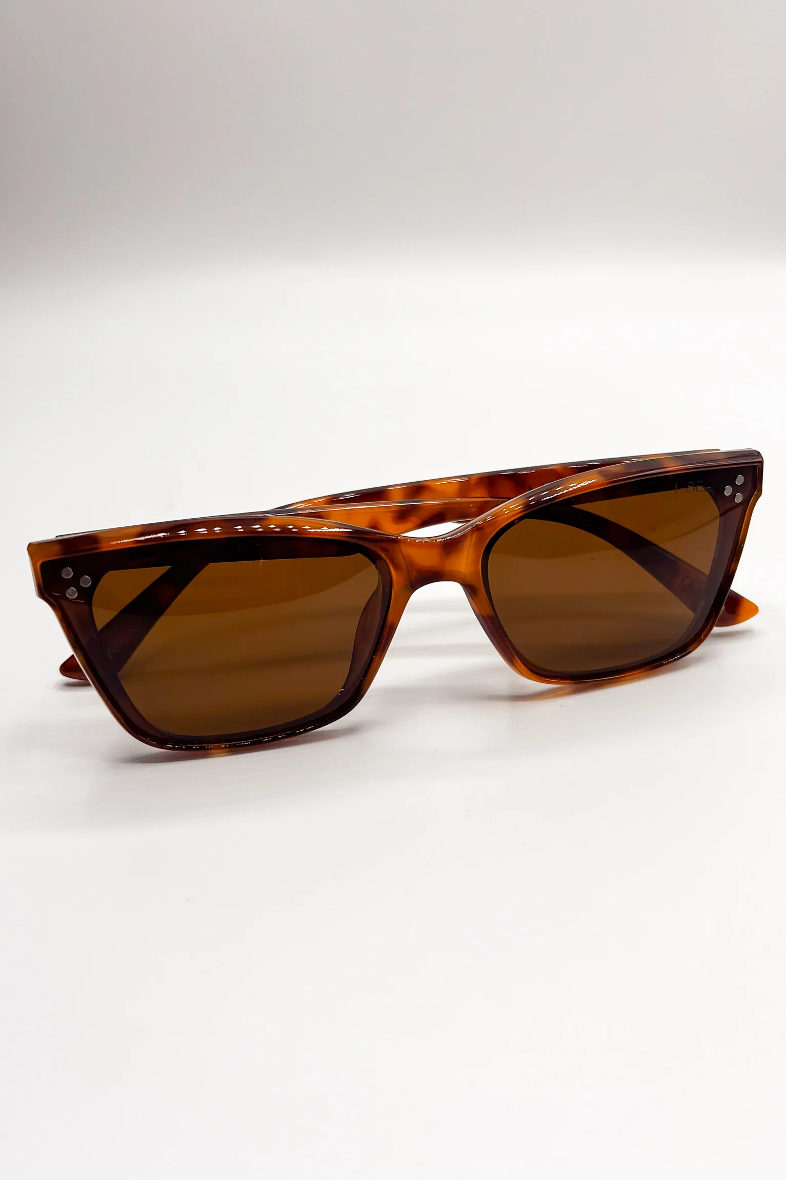 I-SEA: Kiki Tortoise Brown Polarized Sunglasses