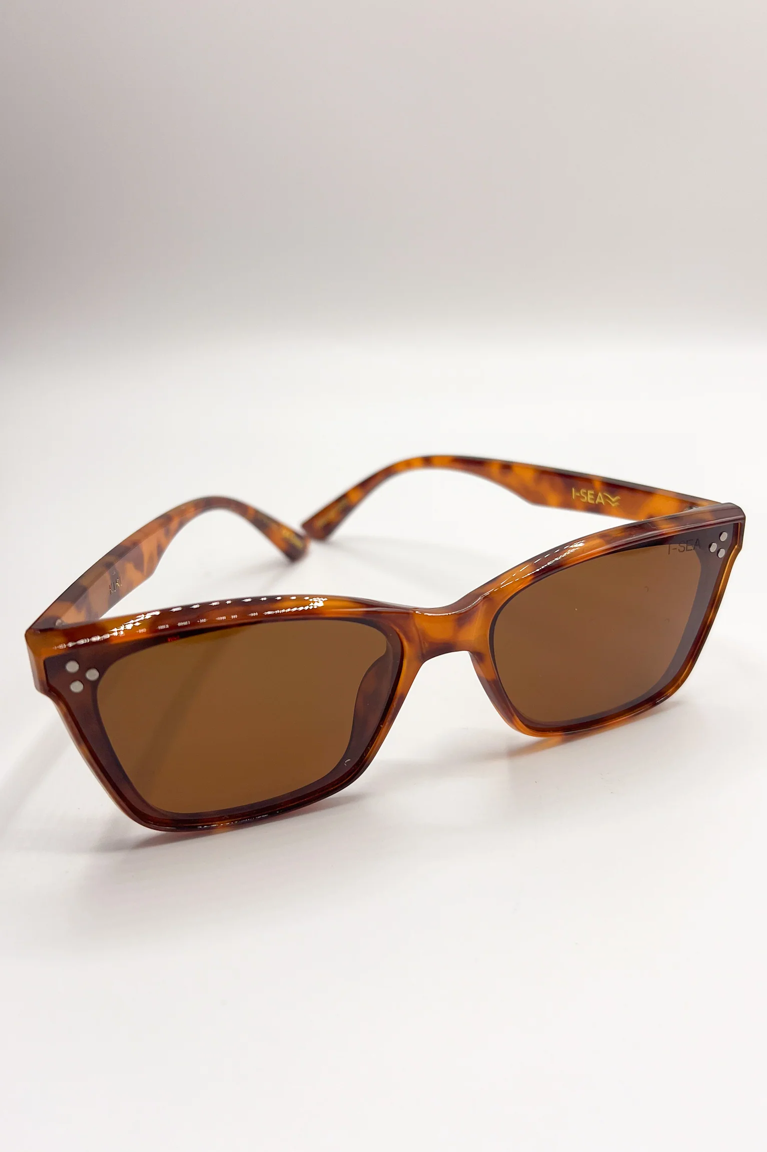 I-SEA: Kiki Tortoise Brown Polarized Sunglasses - Image 2