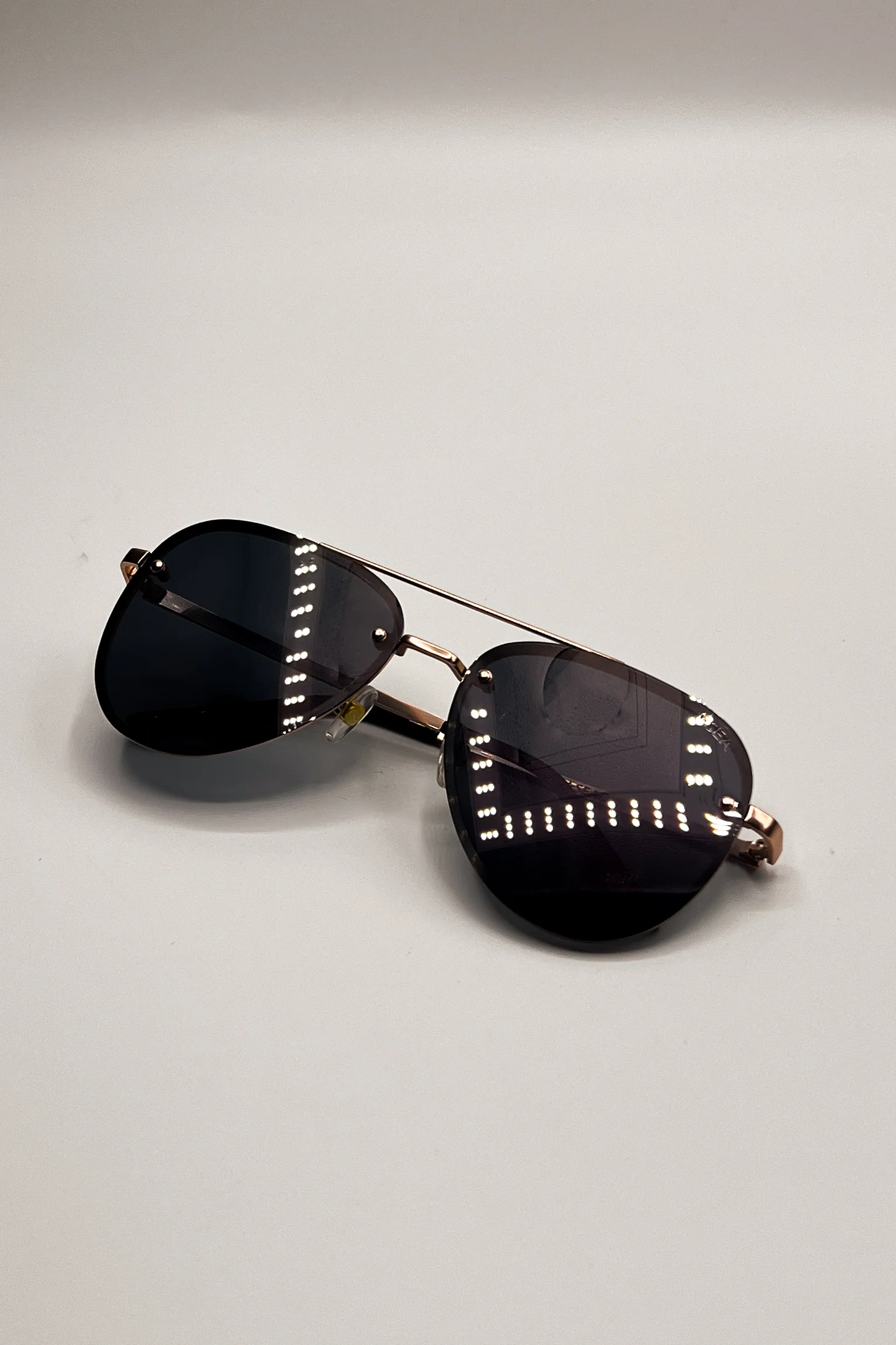 I-SEA: River Rose Gold Polarized Sunglasses - Image 3