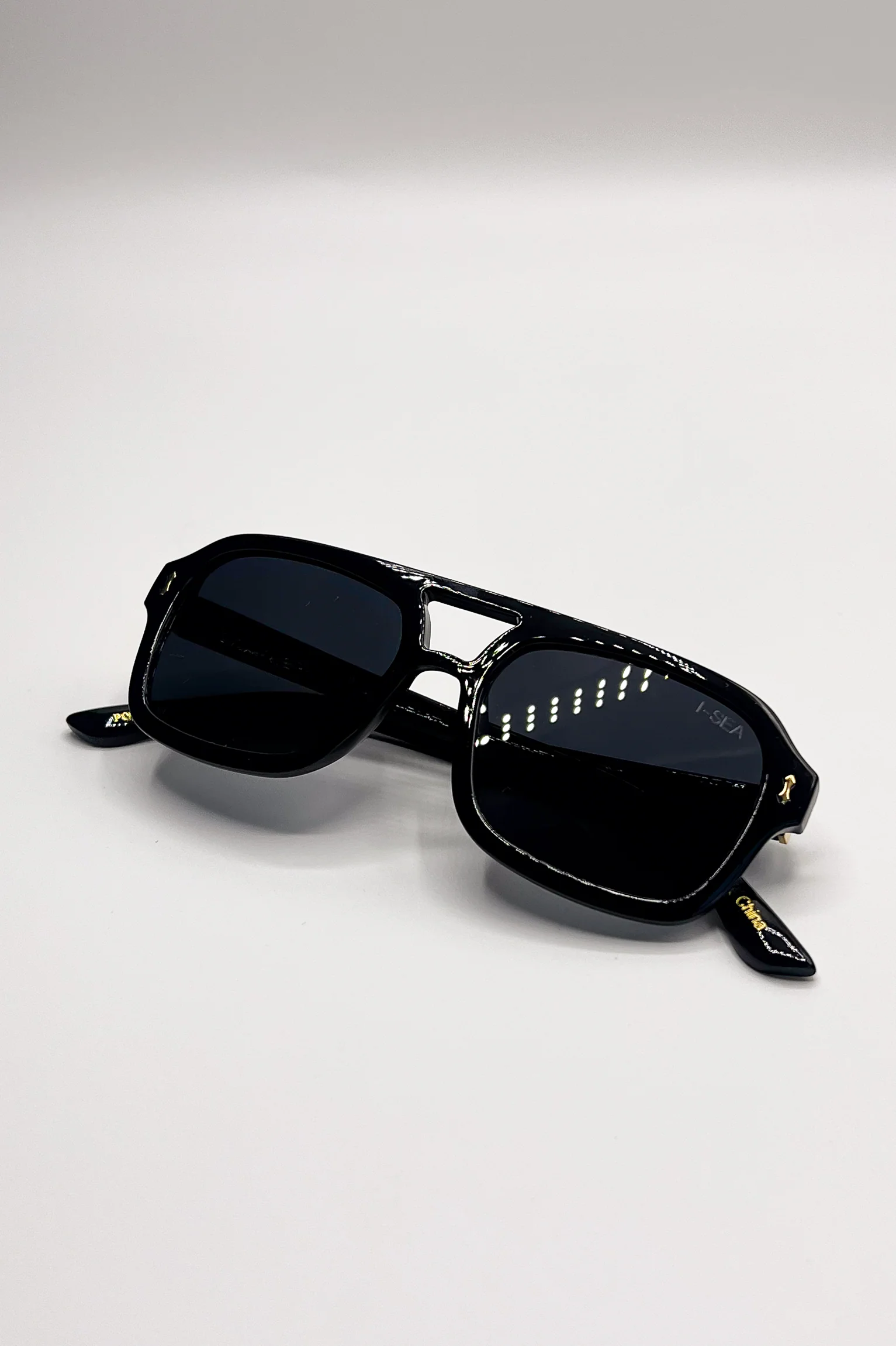 I-SEA: Royal Black & Smoke Polarized Sunglasses