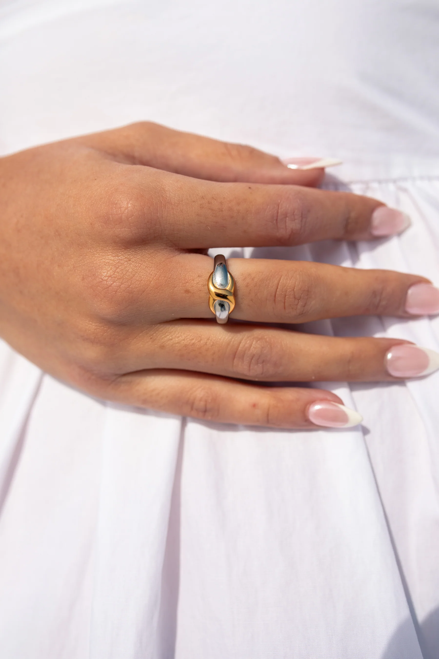 ALCO Interlace Gold & Silver Ring - Image 3