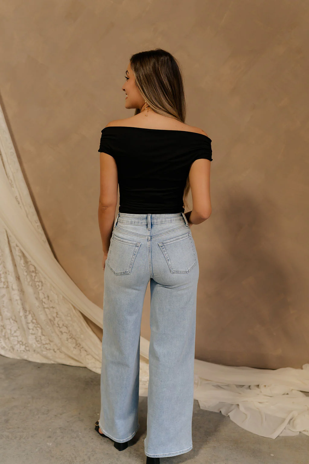 Isabella Off The Shoulder Cropped Top - Image 5