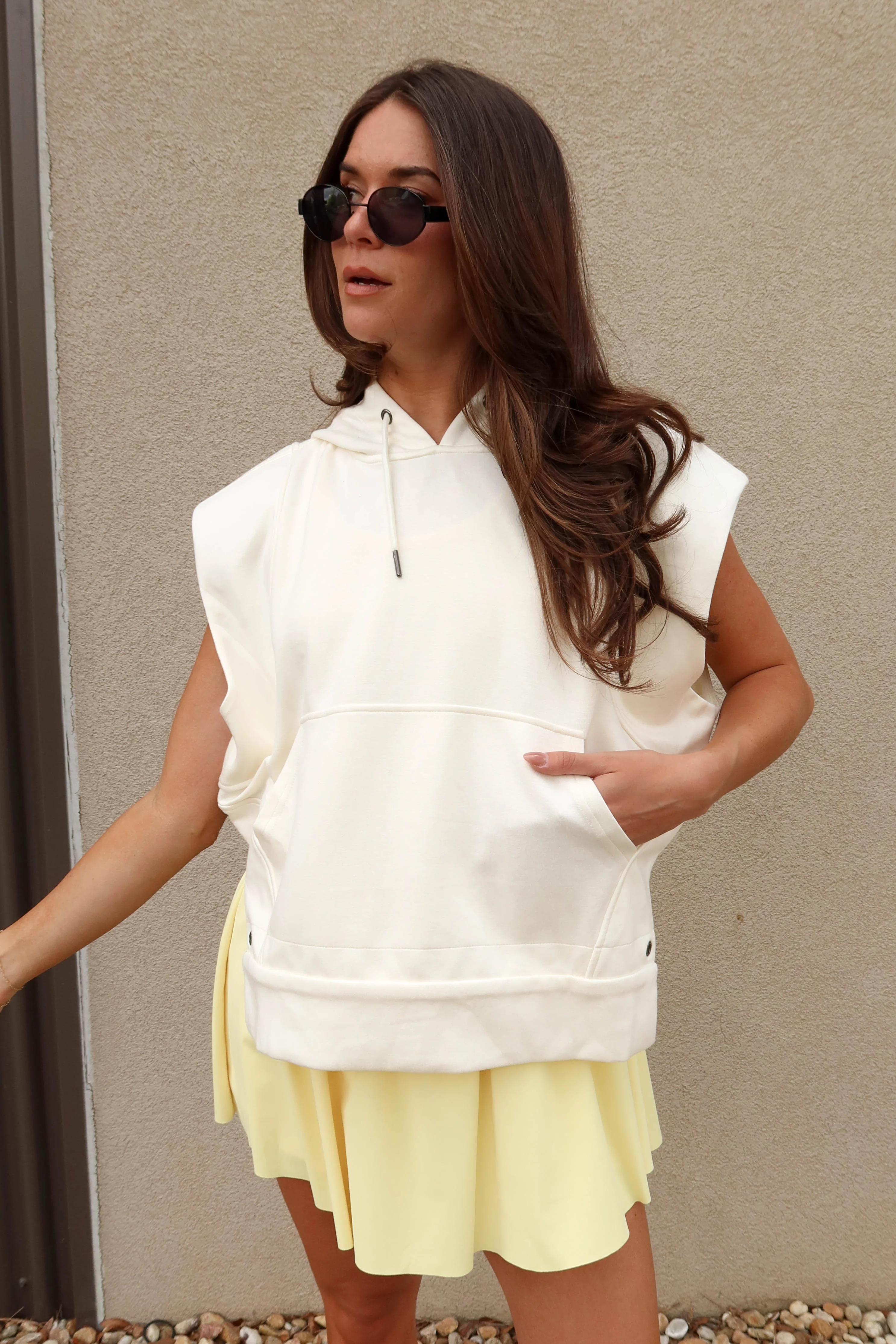 Izzy Off White Sleeveless Hoodie - Image 5