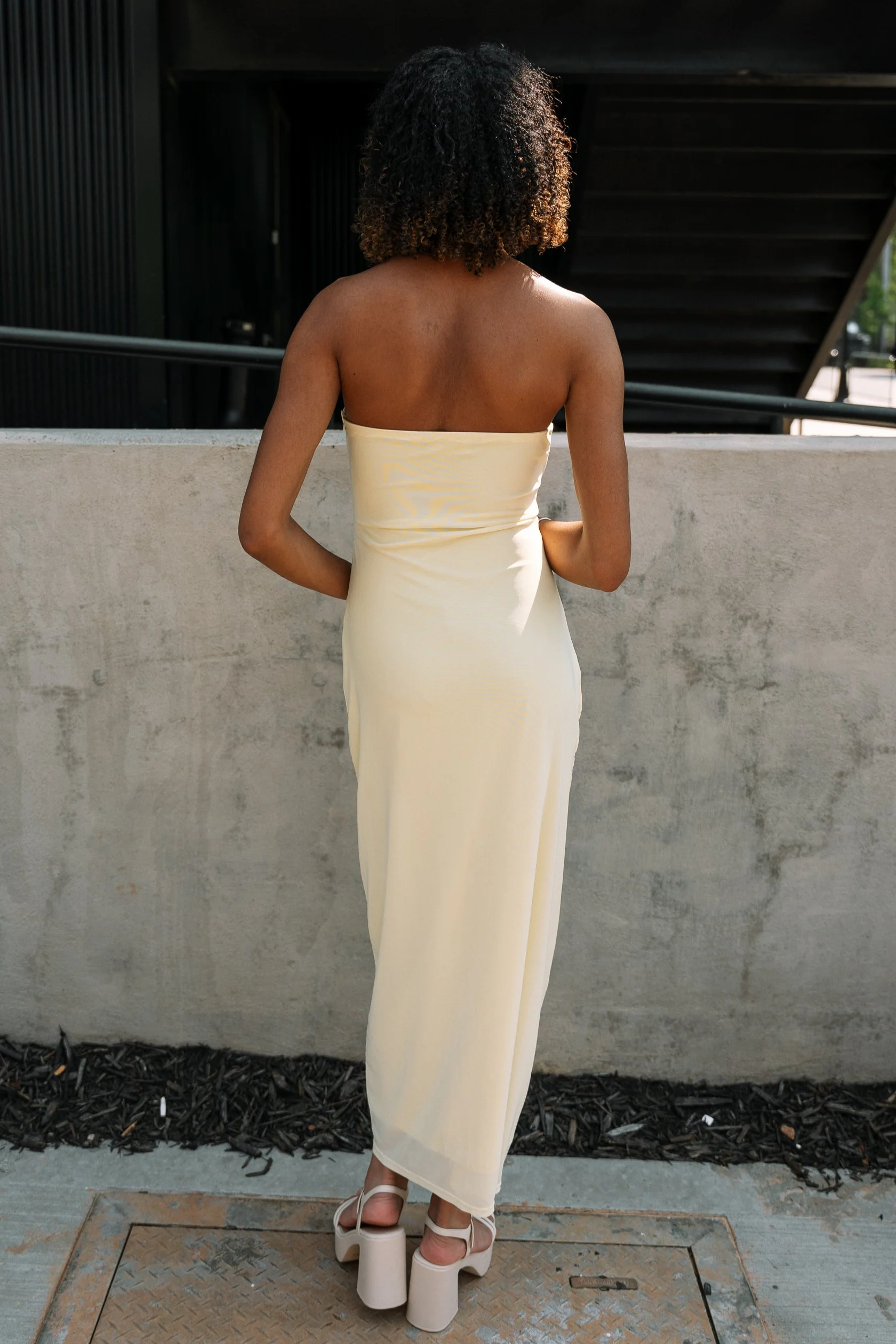 Jane Pale Yellow V-Wire Midi Dress - Image 4