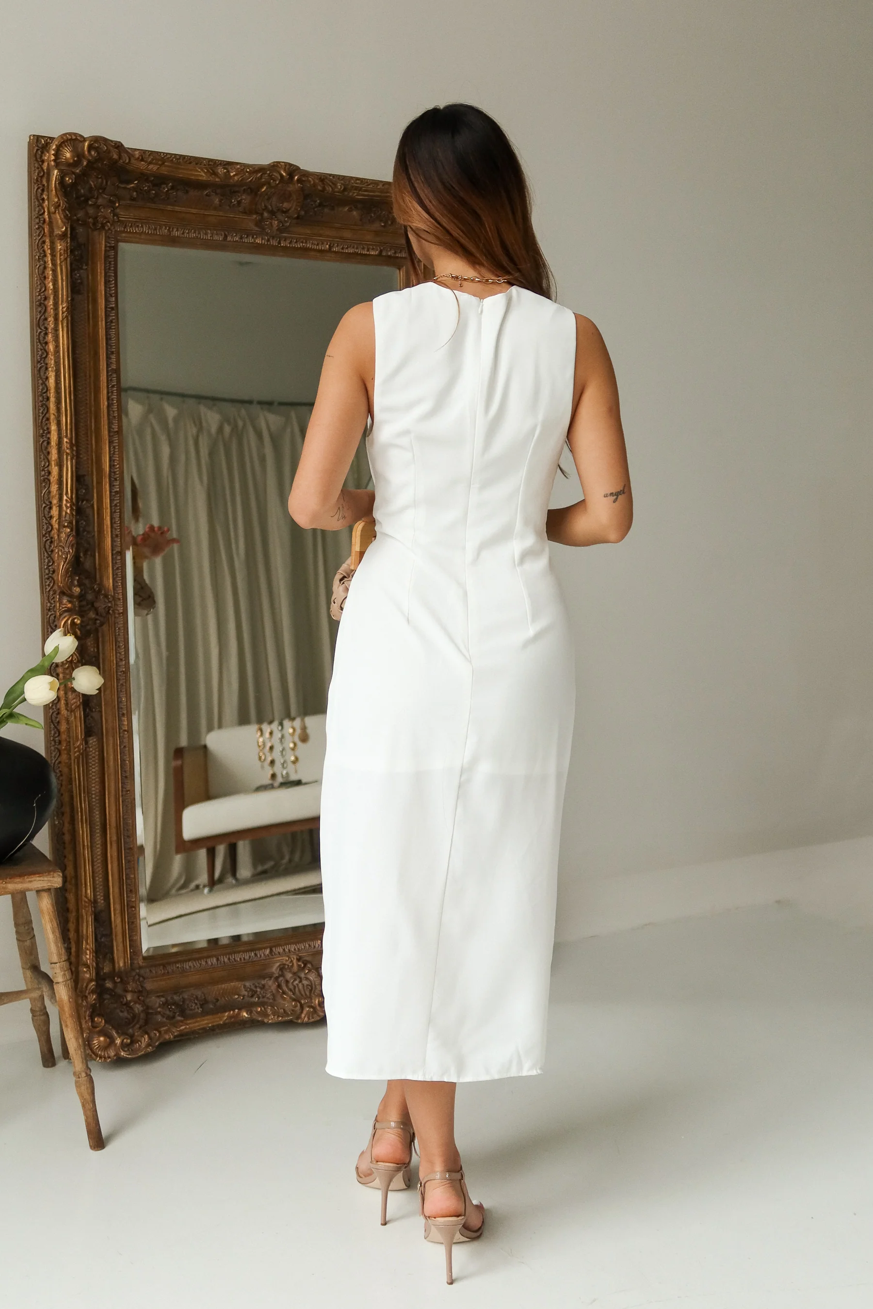 Jane White & Gold Medallion Midi Dress - Image 4