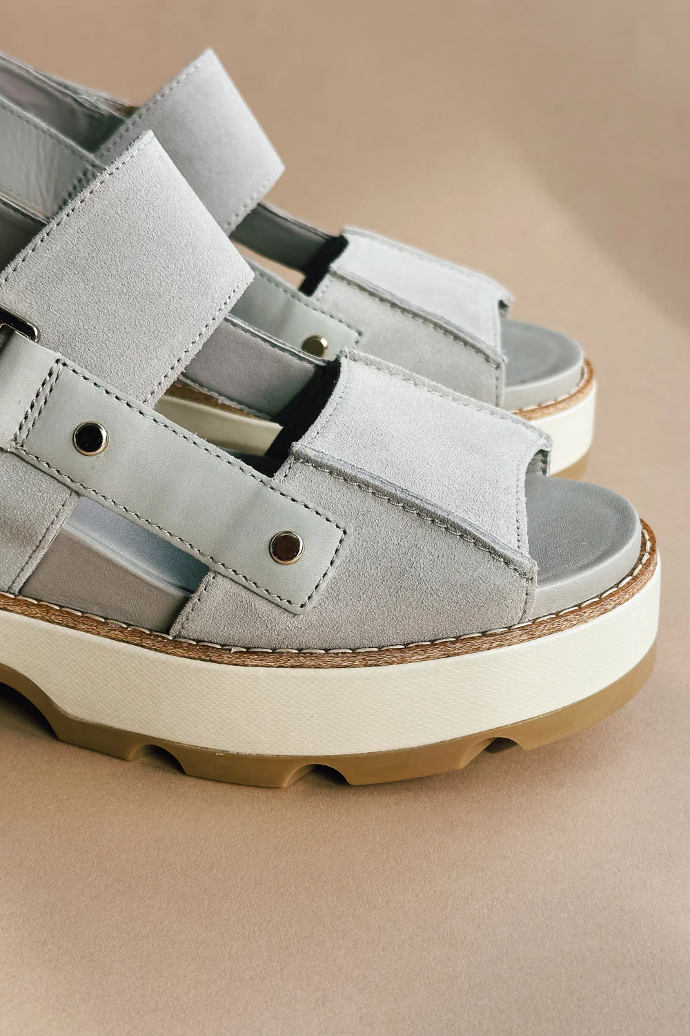 Sorel Joanie IV Wedge Crushed Clay & Gum Sandal - Image 10
