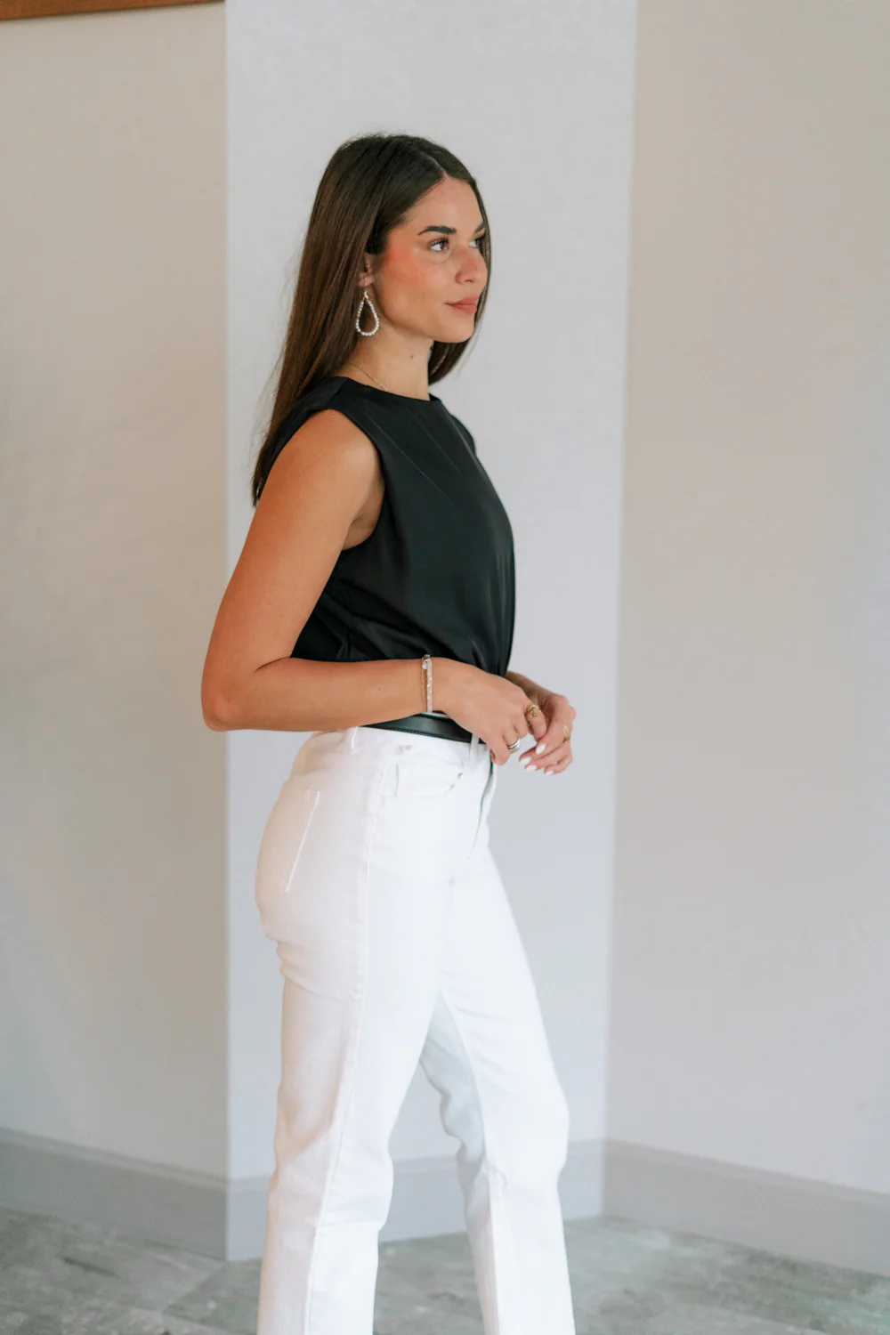 Journey Sleeveless Cropped Tank - Image 10