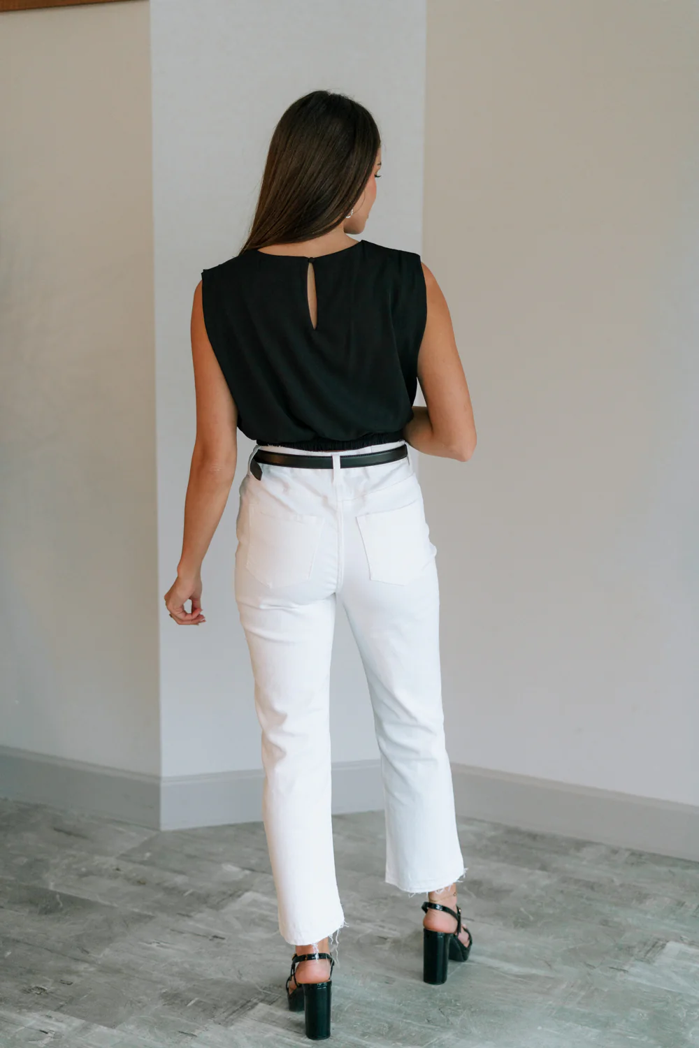 Journey Sleeveless Cropped Tank - Image 12
