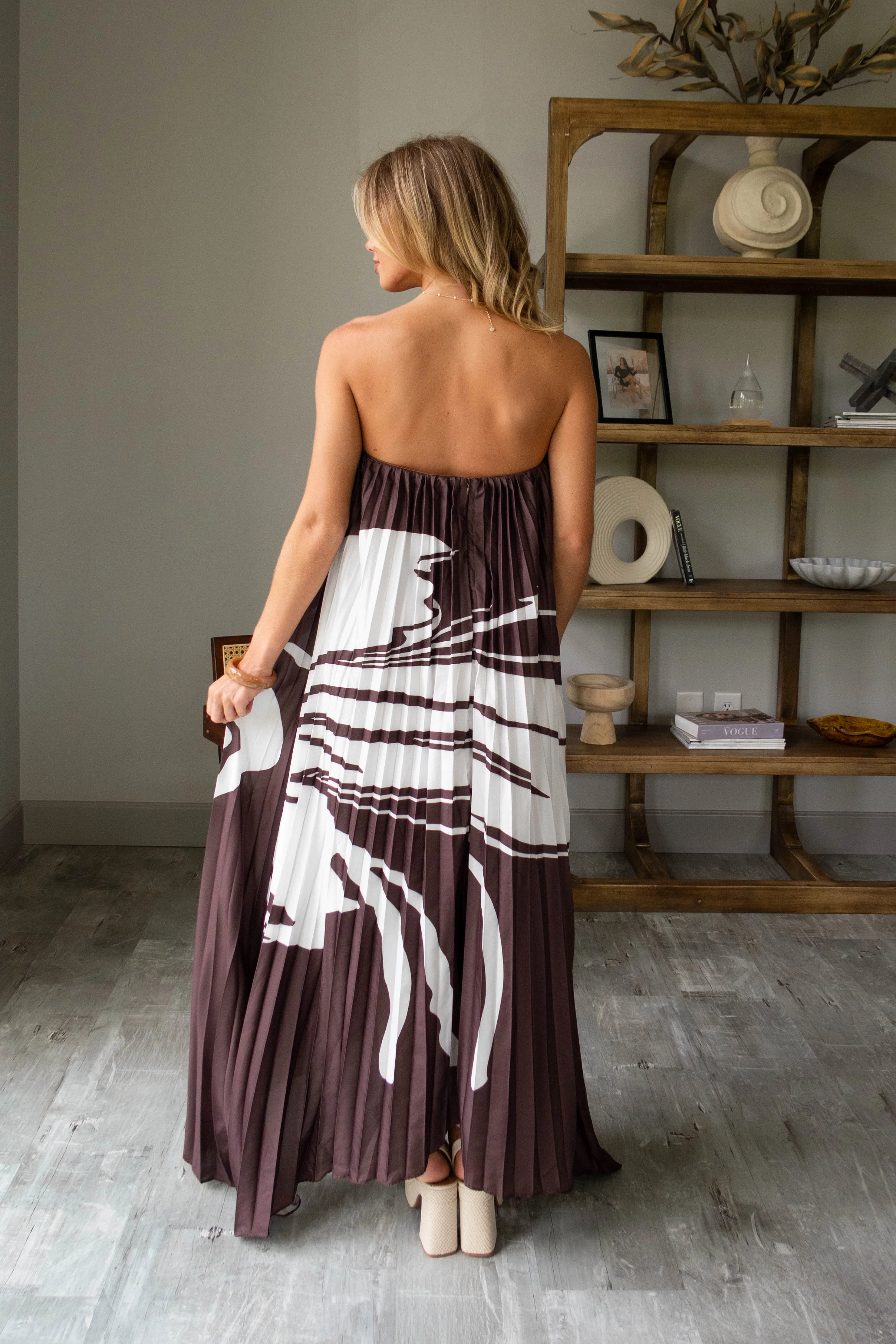 Juliana Brown & White Pleated Midi Dress - Image 4