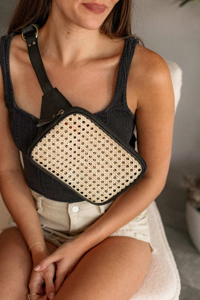 Day Trip Sling Bag in Black