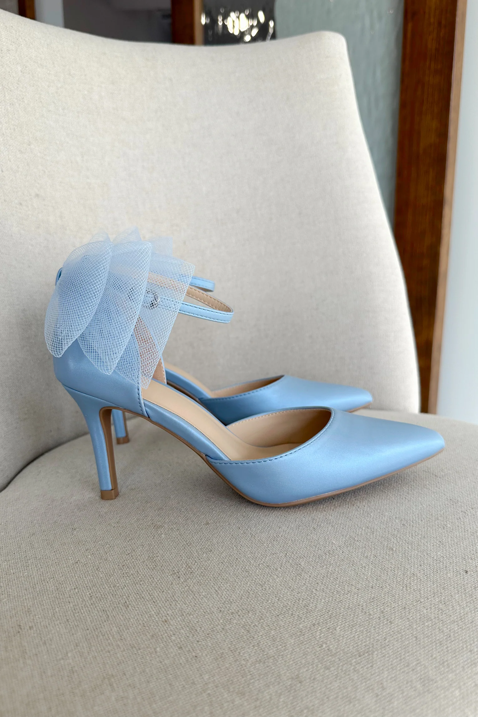 Karmen Blue Bow Pointed Toe Heel - Image 11