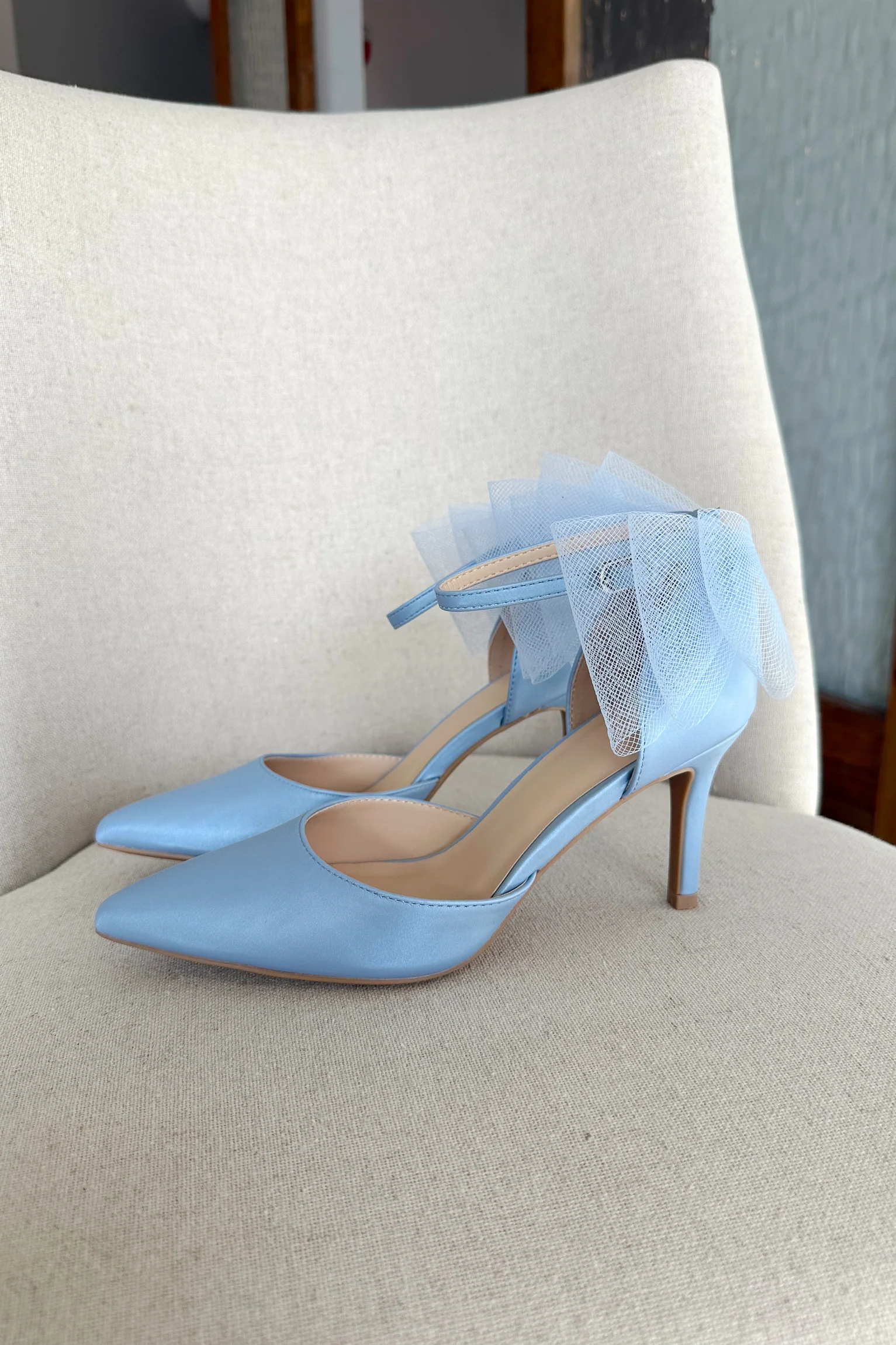 Karmen Blue Bow Pointed Toe Heel - Image 12