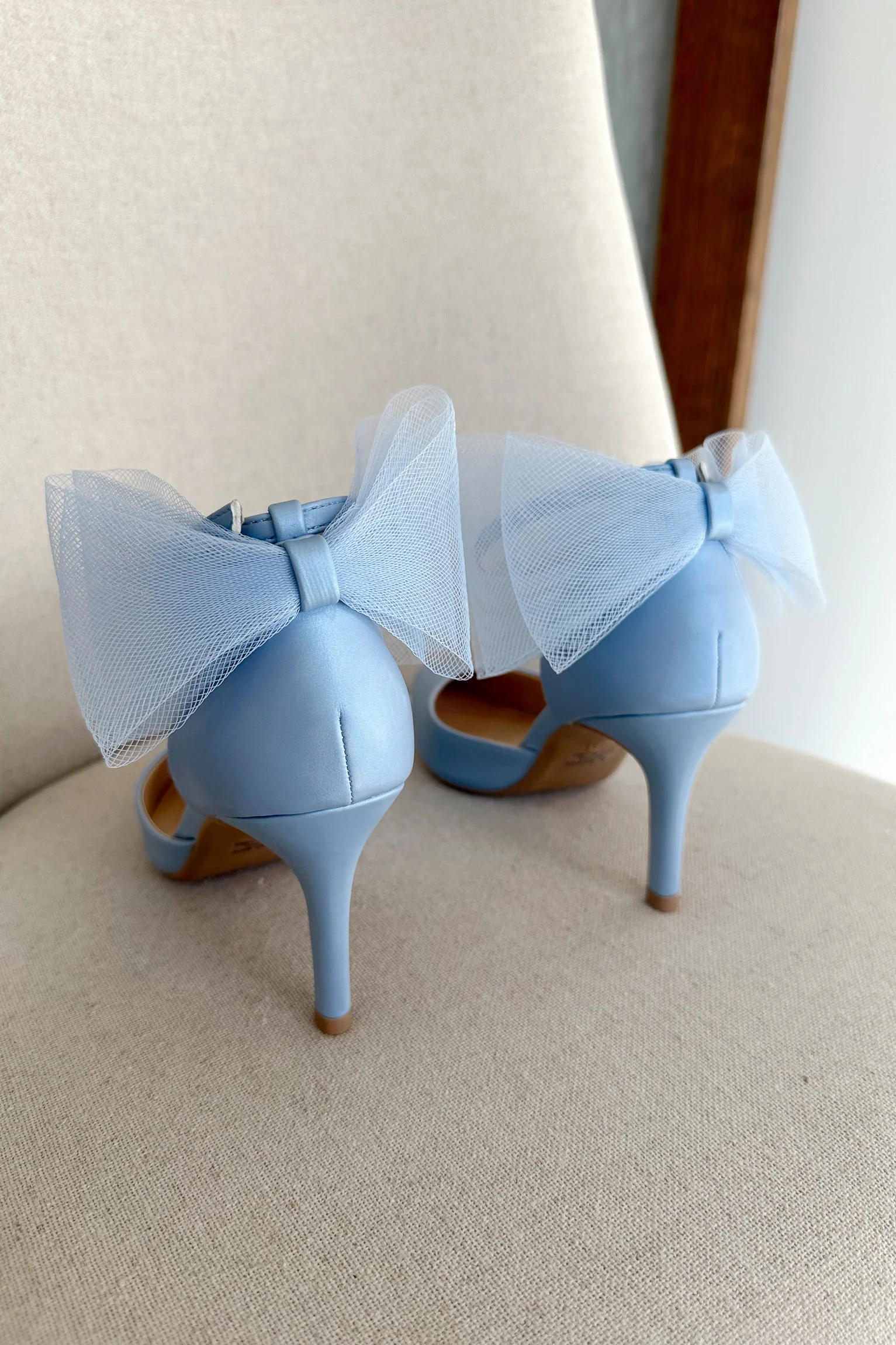 Karmen Blue Bow Pointed Toe Heel - Image 7