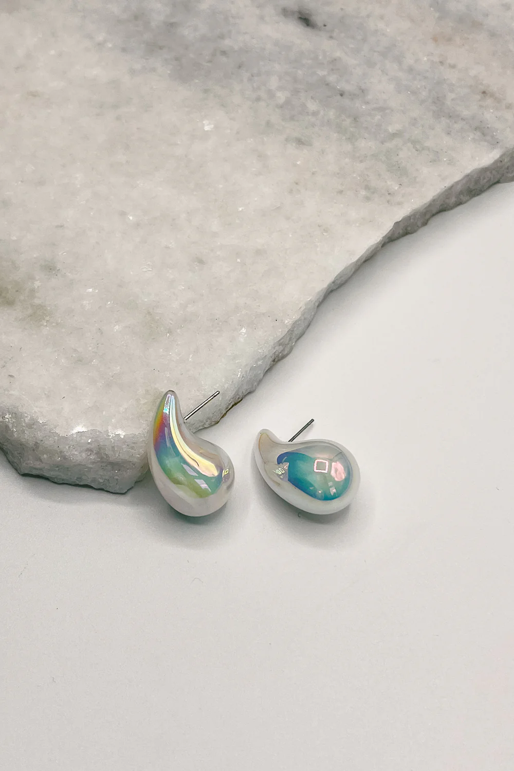 Kelly Iridescent Scoop Studs