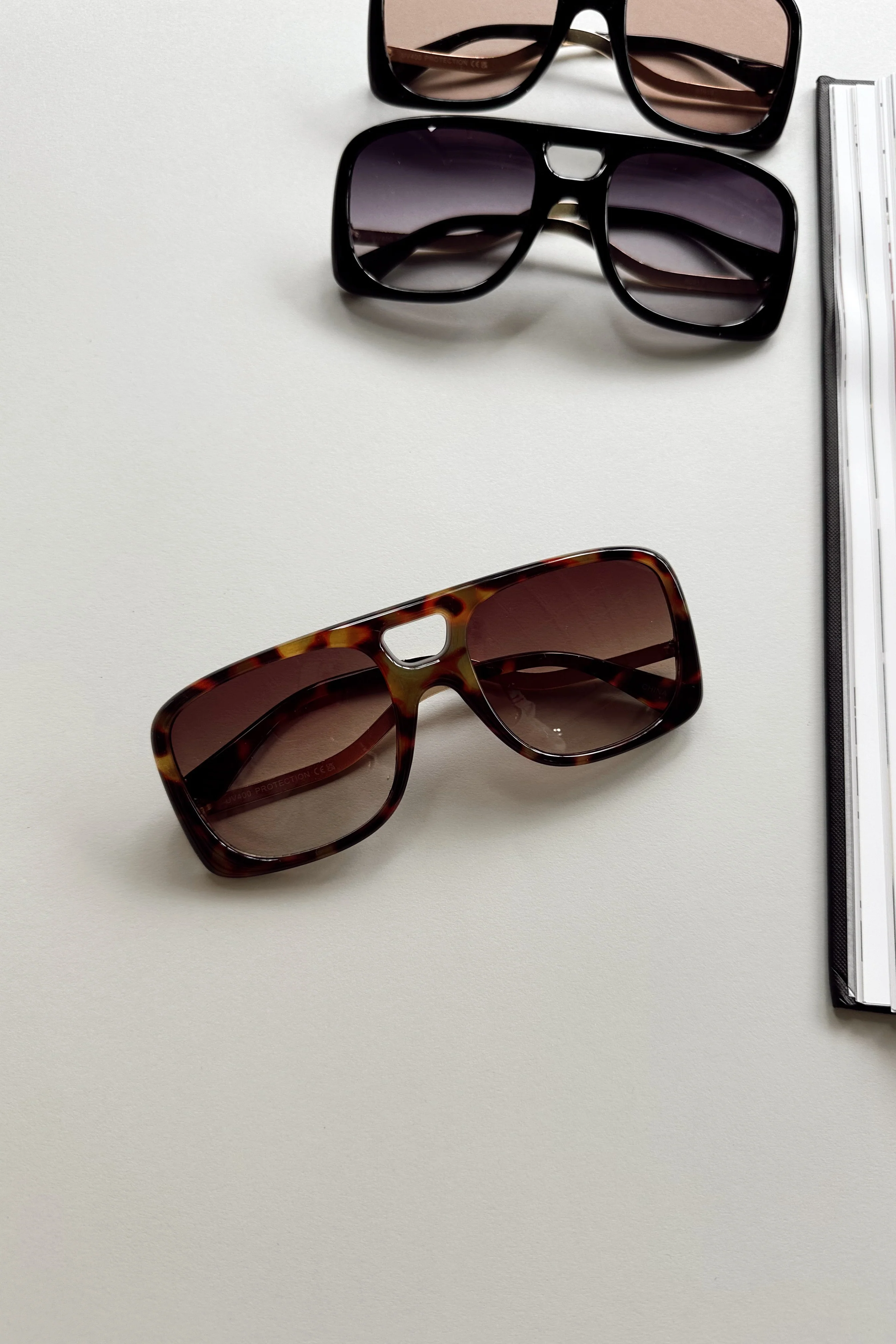 Kennedy Sunglasses in Dark Tortoise - Image 3