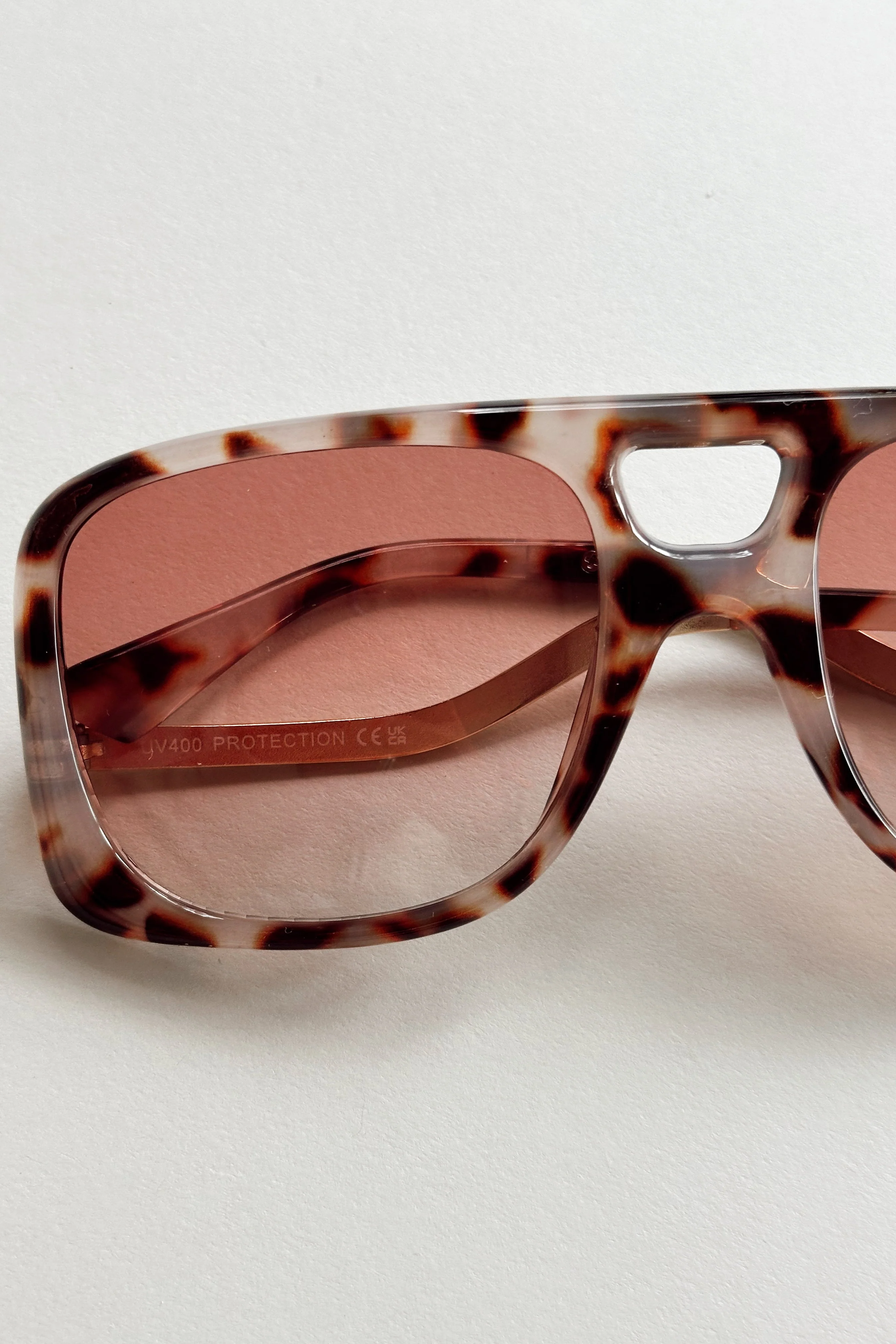 Kennedy Sunglasses in Light Tortoise - Image 2