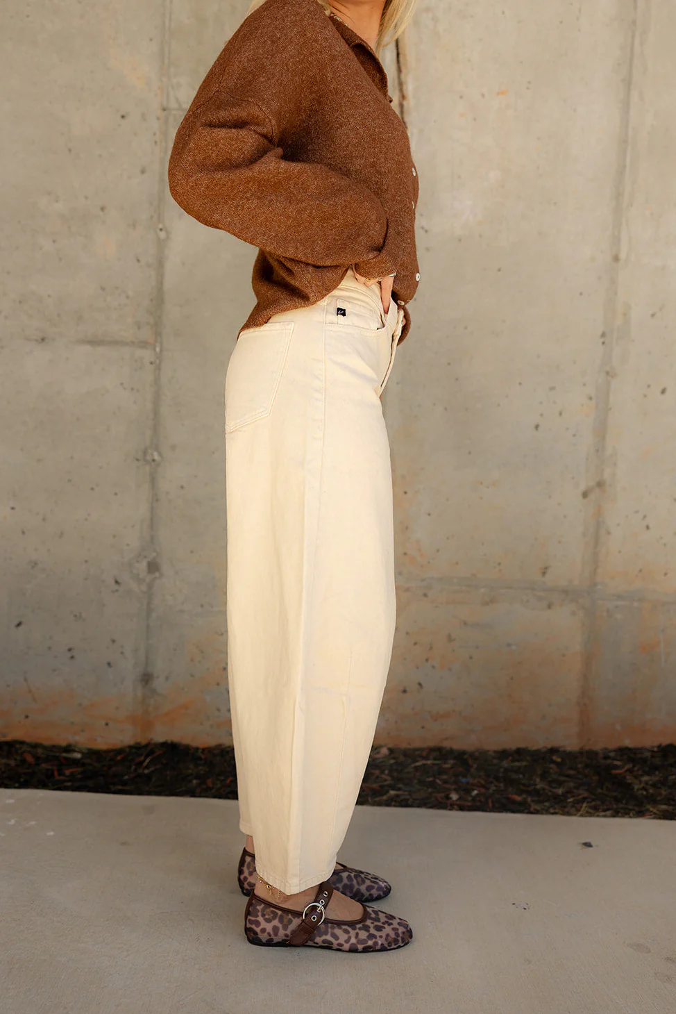 Khloe Ivory Barrel Leg Mid-Rise Jeans - Image 3