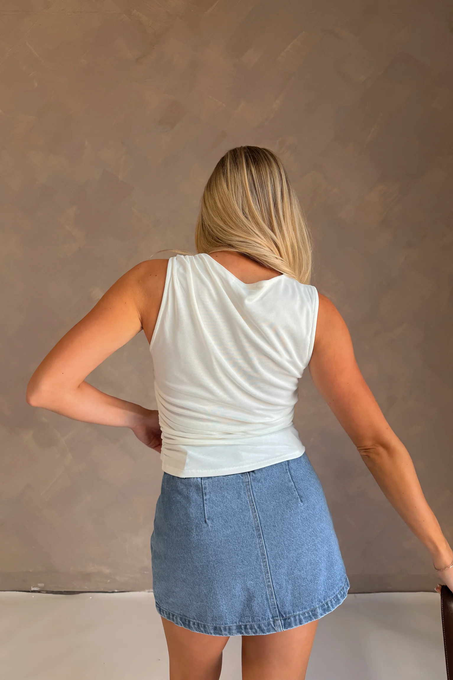 Khloe White & Blue Floral Ruched Tank - Image 4