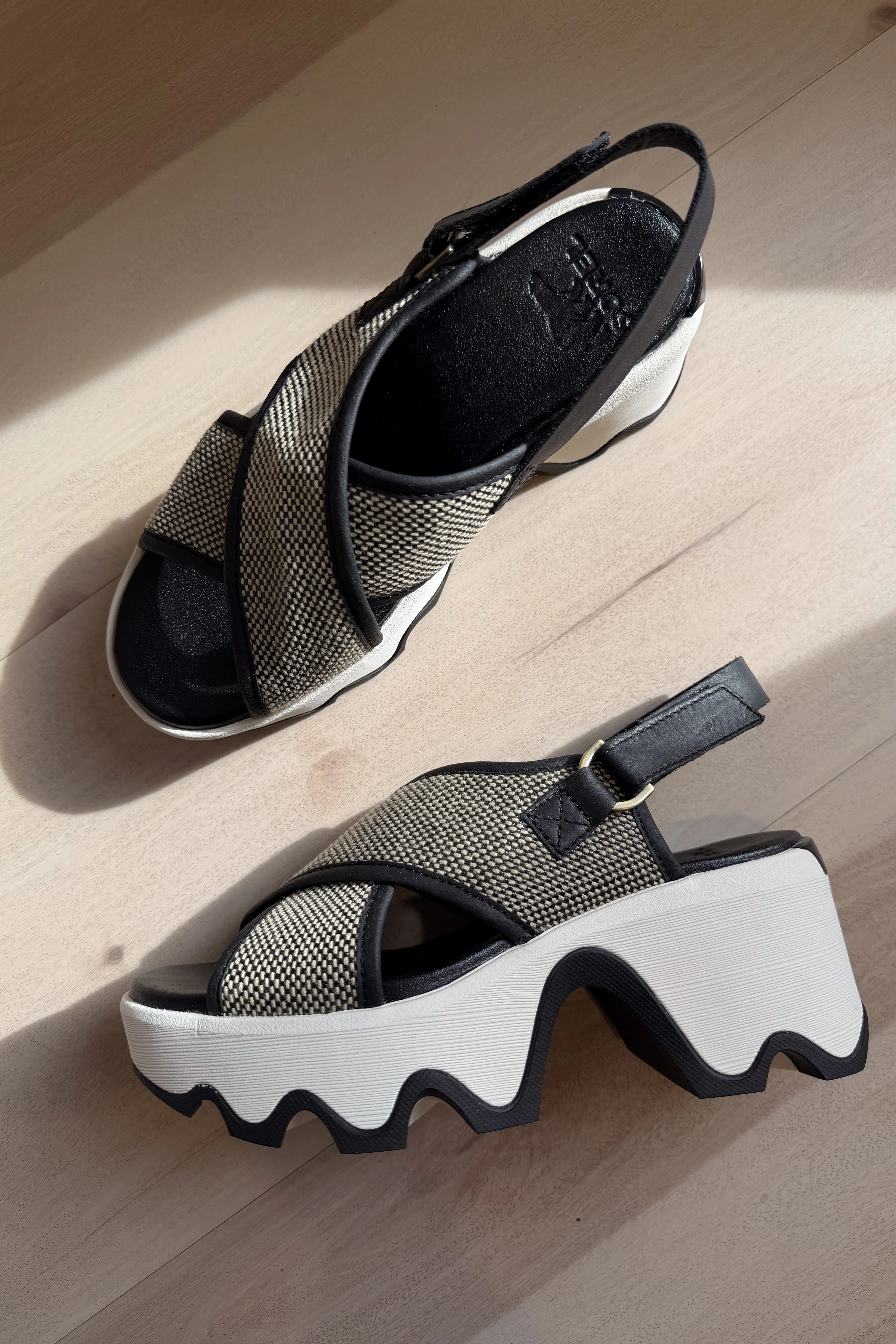 Sorel Kinetic Aura Slingback Txt Black & Bleached Ceramic Sandal