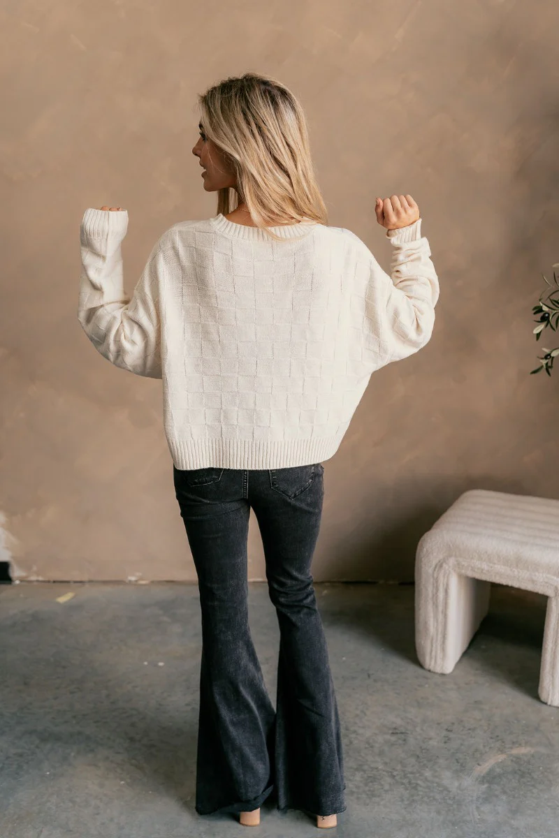 La La Monochromatic Checkered Sweater - Image 4
