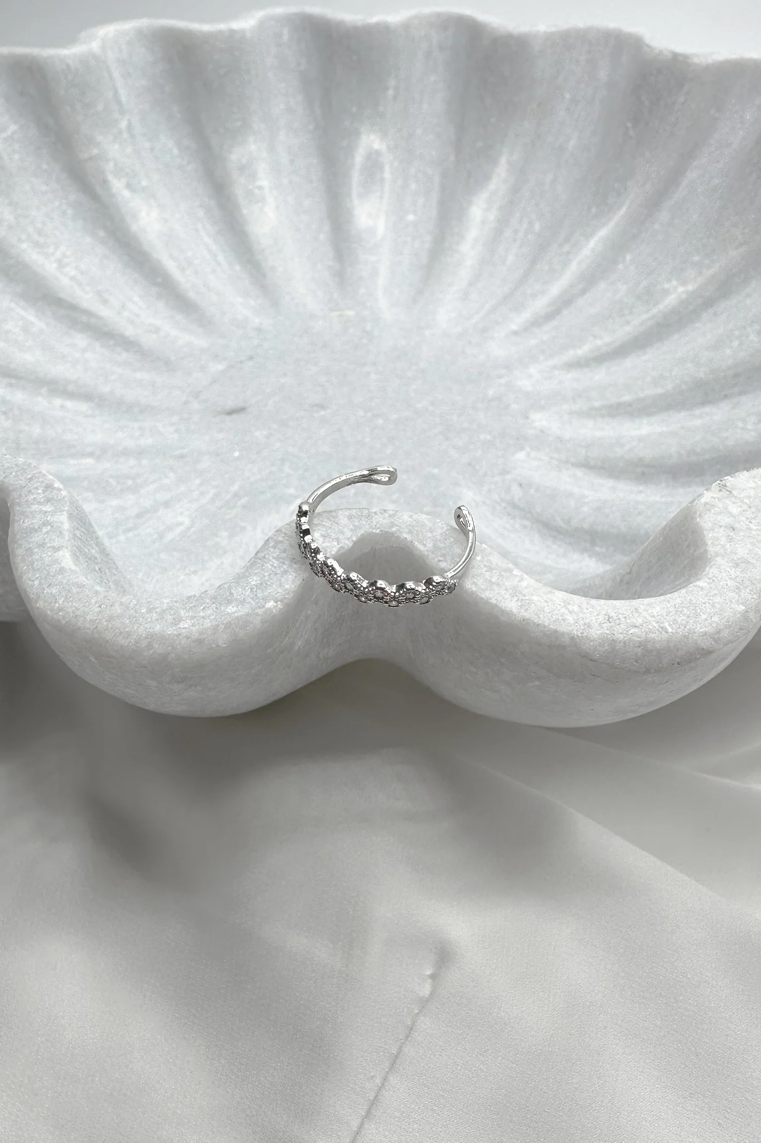 Laura Rhinestones Adjustable Ring - Image 3