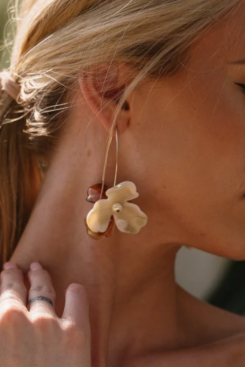 Leila Beige & Brown Flower Earrings