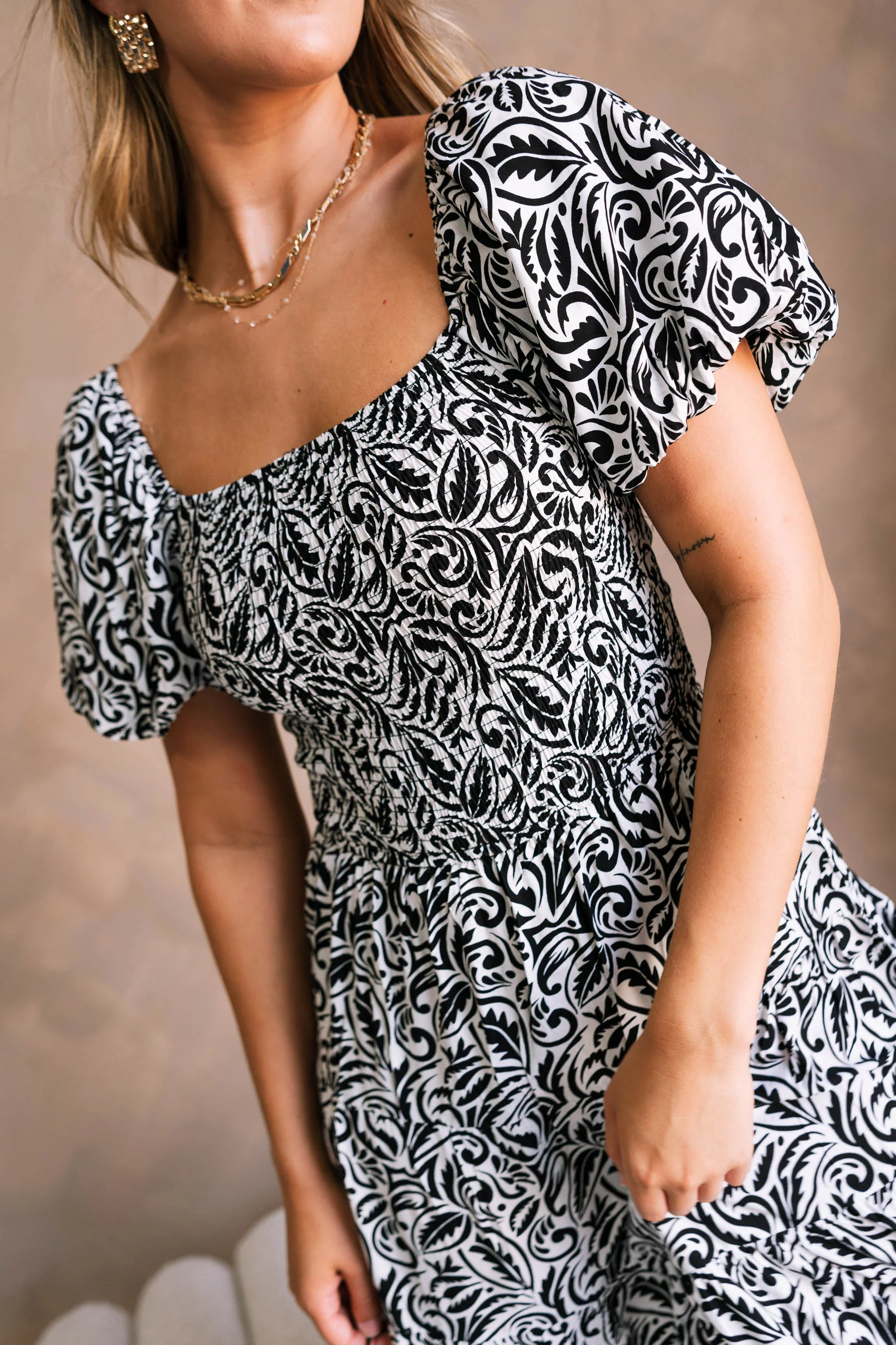 Liv Black & White Paisley Leaf Midi Dress - Image 5