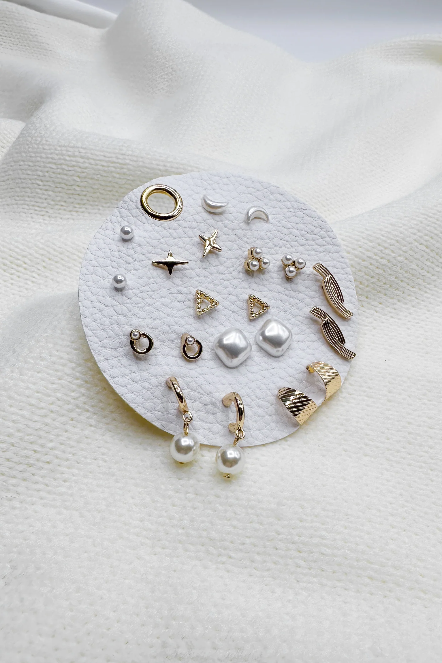 Luna Pearl & Gold Stud Earring Set - Image 2