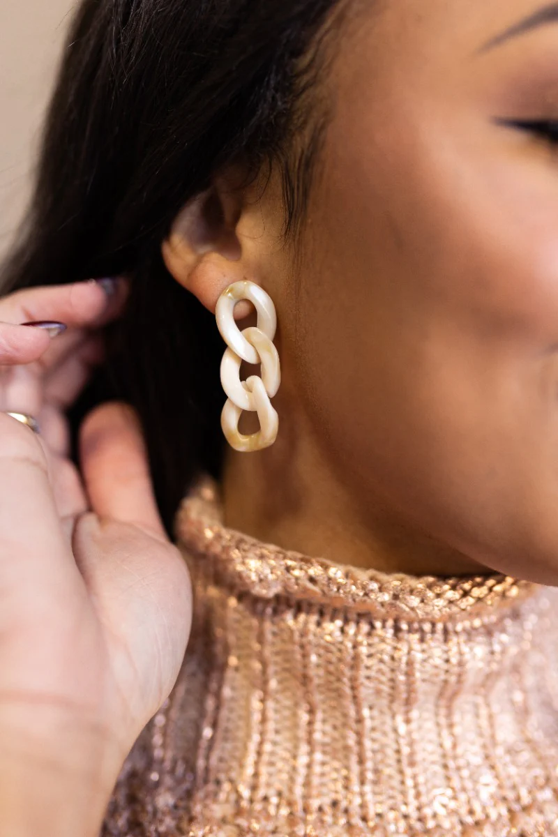 Lyla Neutral Tortoise Chain Link Earring - Image 2