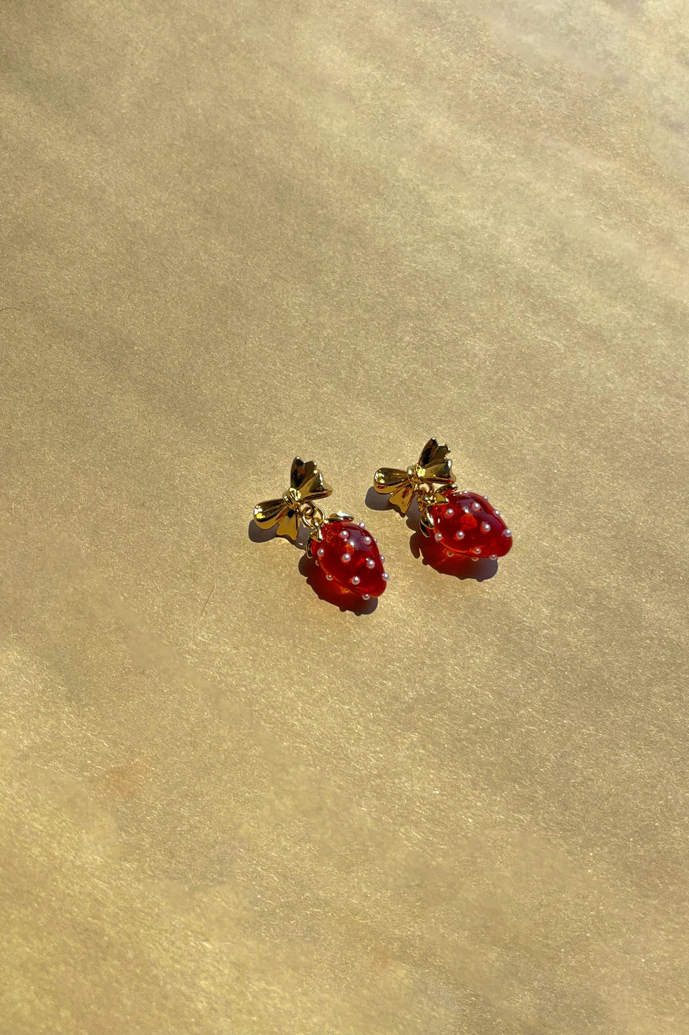 Lylah Strawberry & Gold Bow Dangle Earring - Image 2