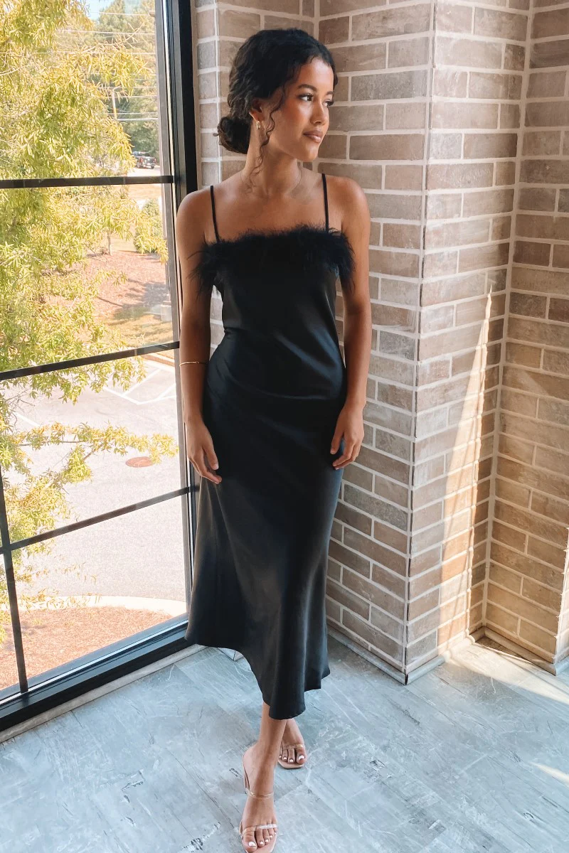 Magic Moment Dress in Black - Image 3
