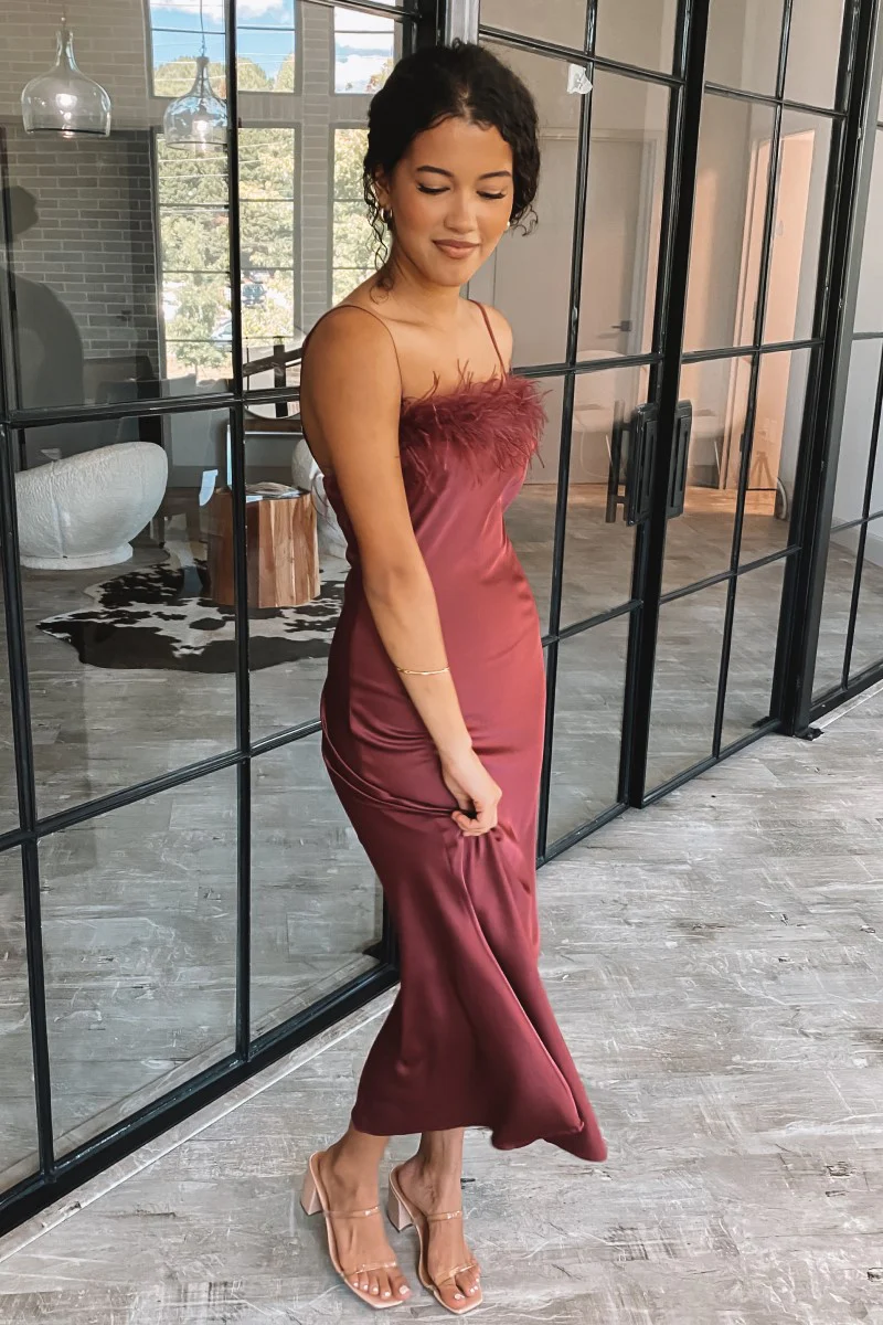 Magic Moment Dress in Burgundy