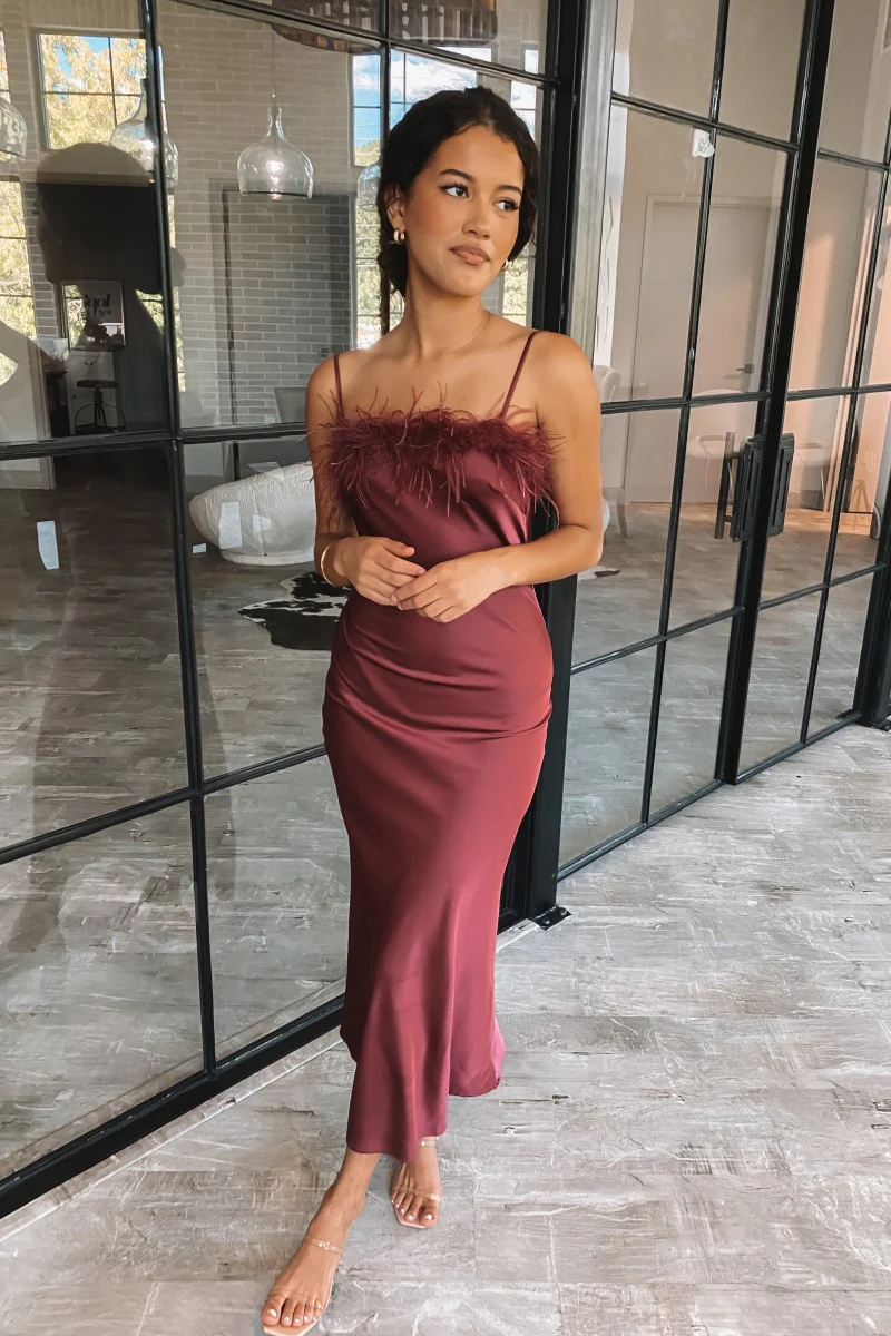 Magic Moment Dress in Burgundy - Image 2