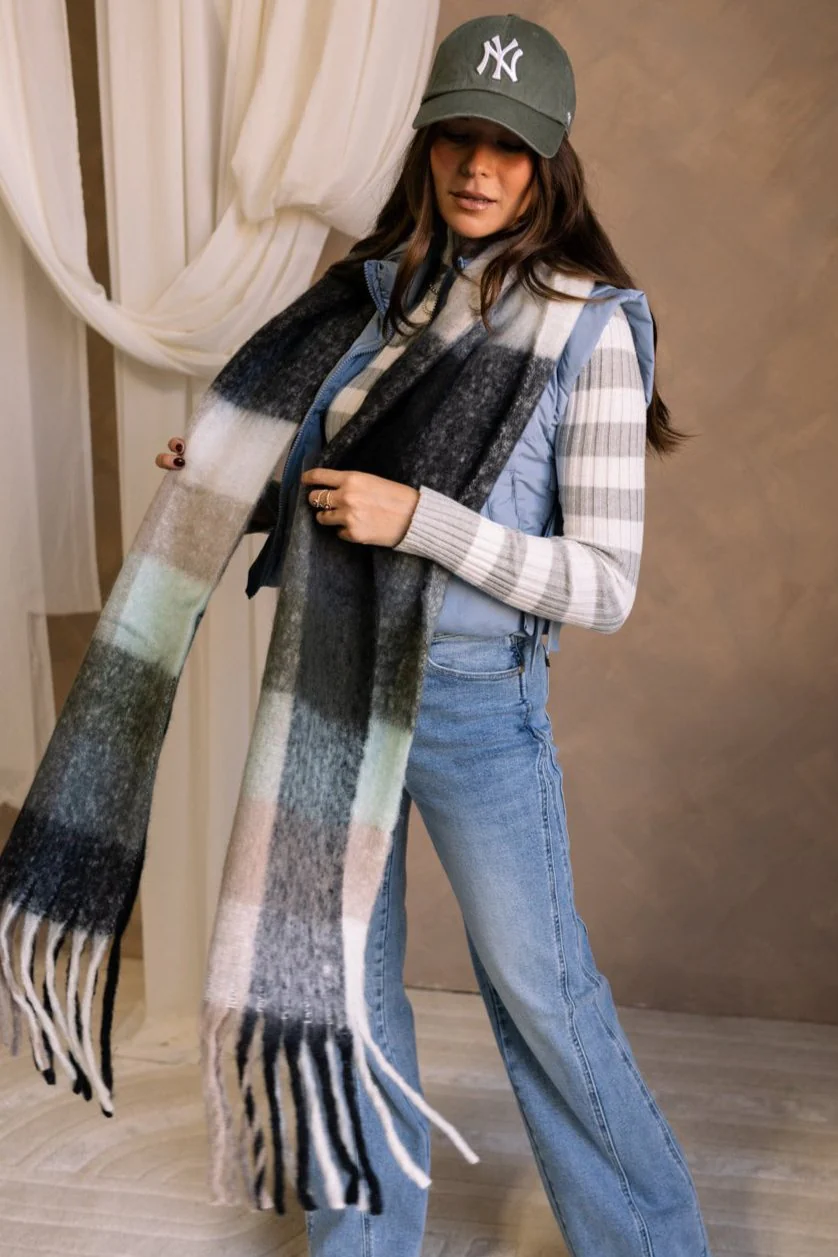 Maren Plaid Fringe Scarf - Image 9