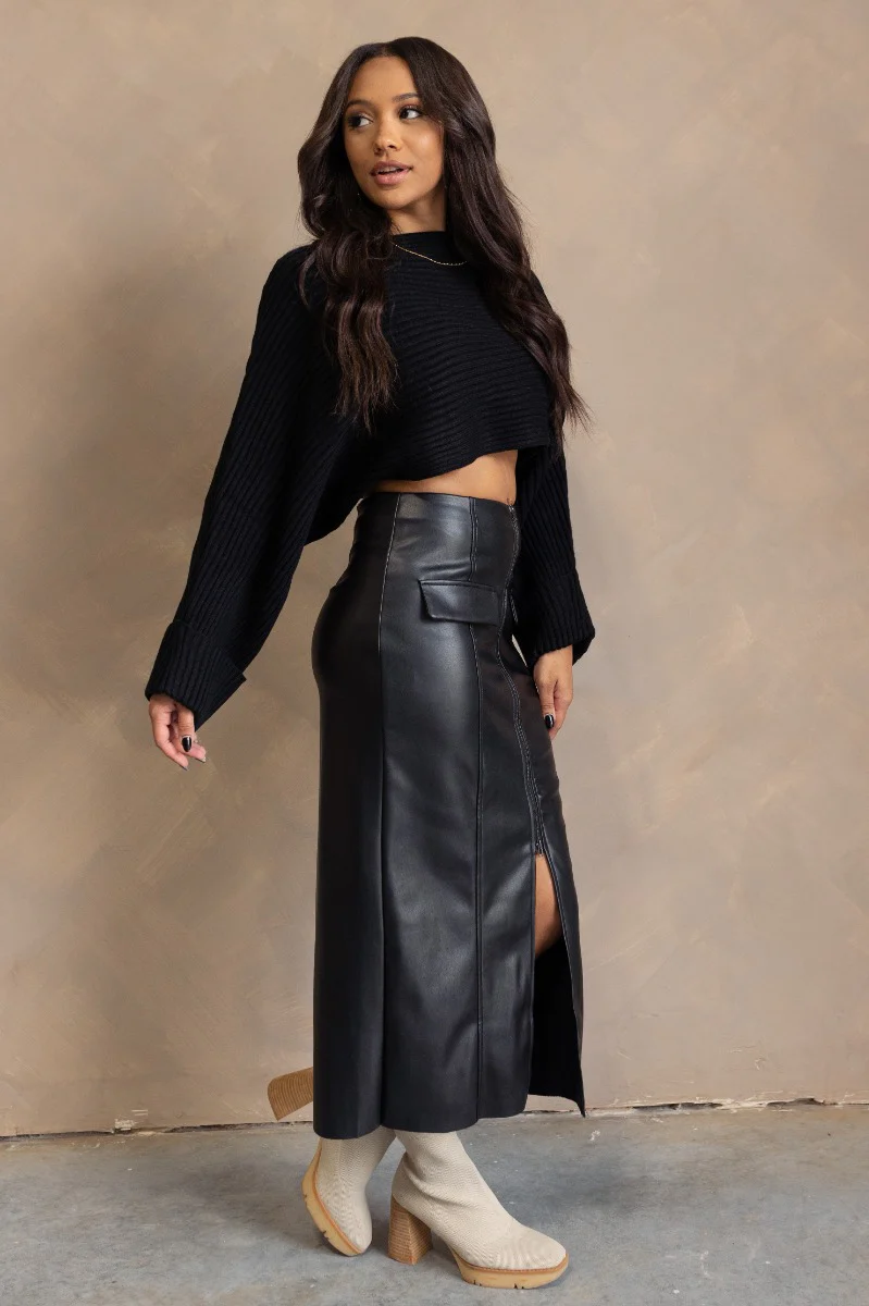 Mckenzie Black Cropped Ribbed Sweater