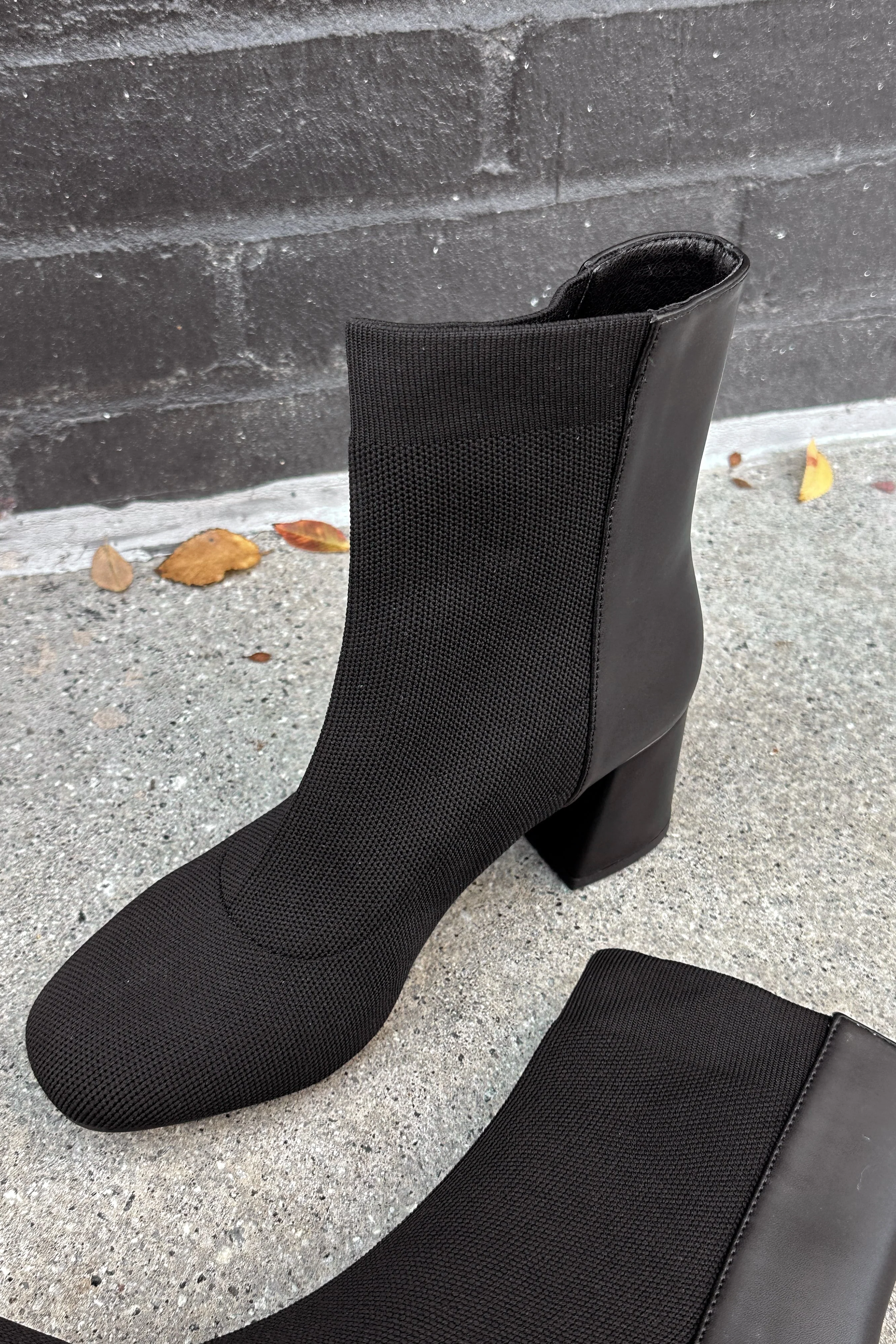 Mia Bronwen Black Pull On Boot - Image 2